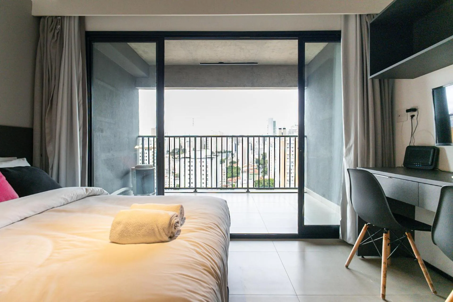 Bed in 360 VN Ueno by Housi