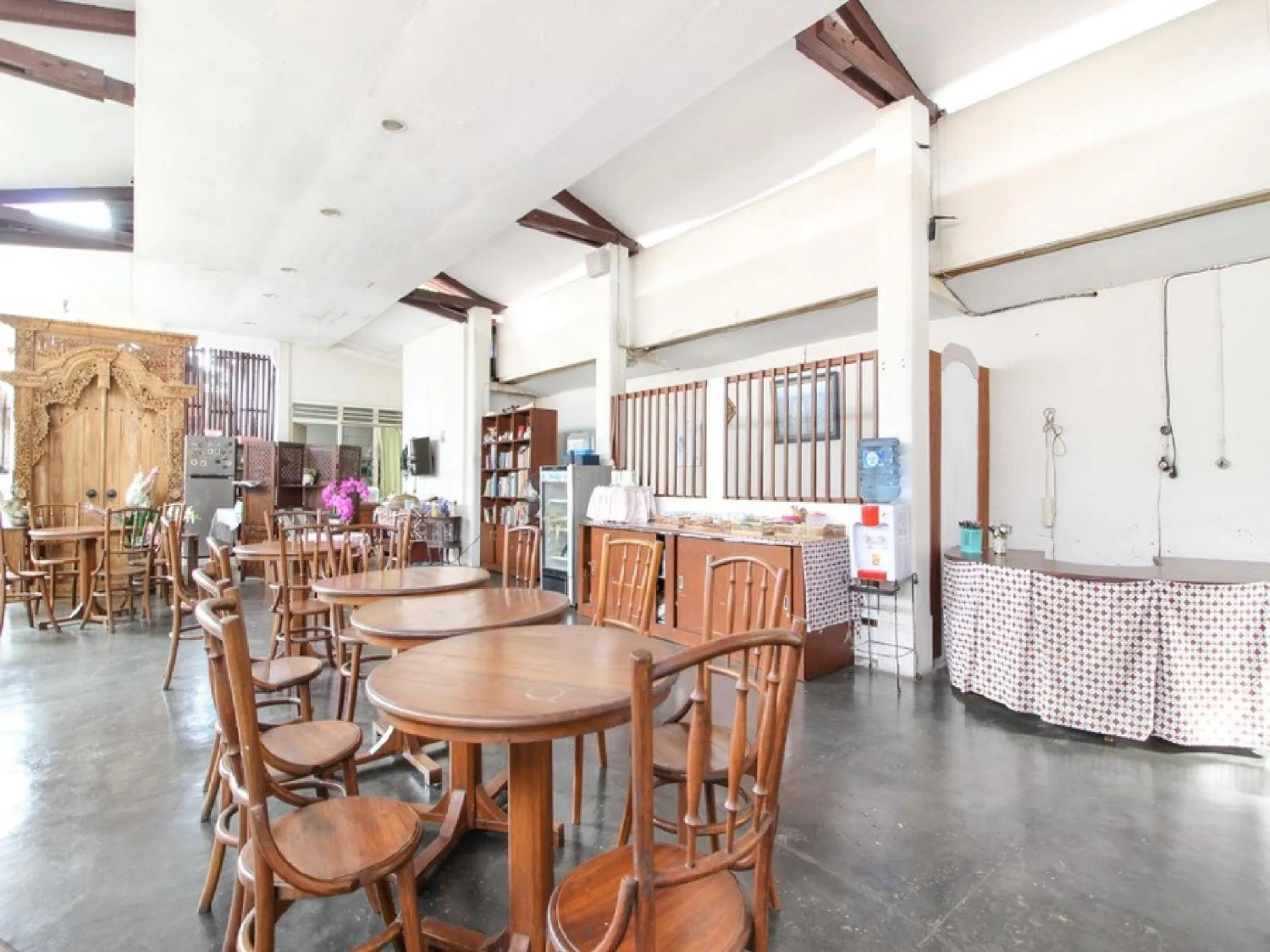 Restaurant/places to eat in Reddoorz Syariah near Wijilan Yogyakarta