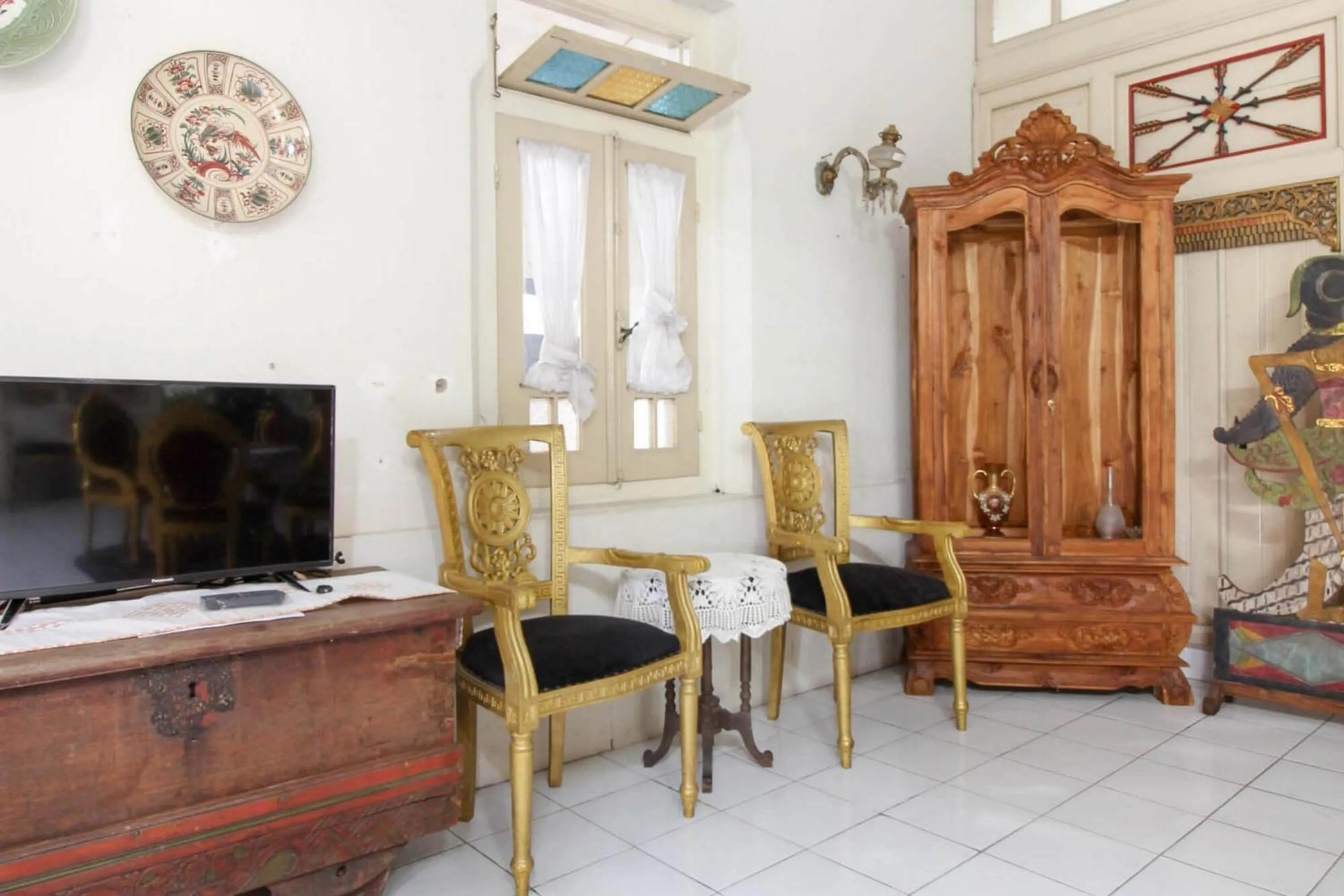 Seating area in Reddoorz Syariah near Wijilan Yogyakarta