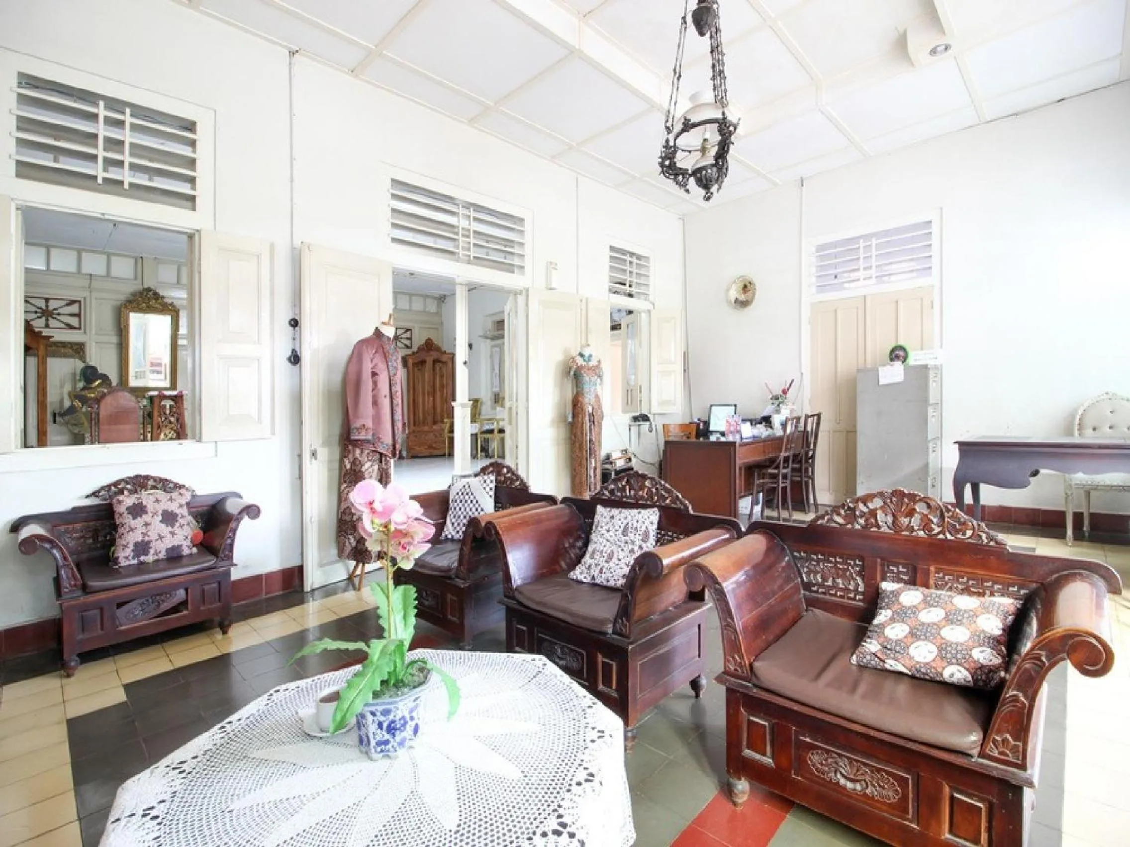 Decorative detail in Reddoorz Syariah near Wijilan Yogyakarta