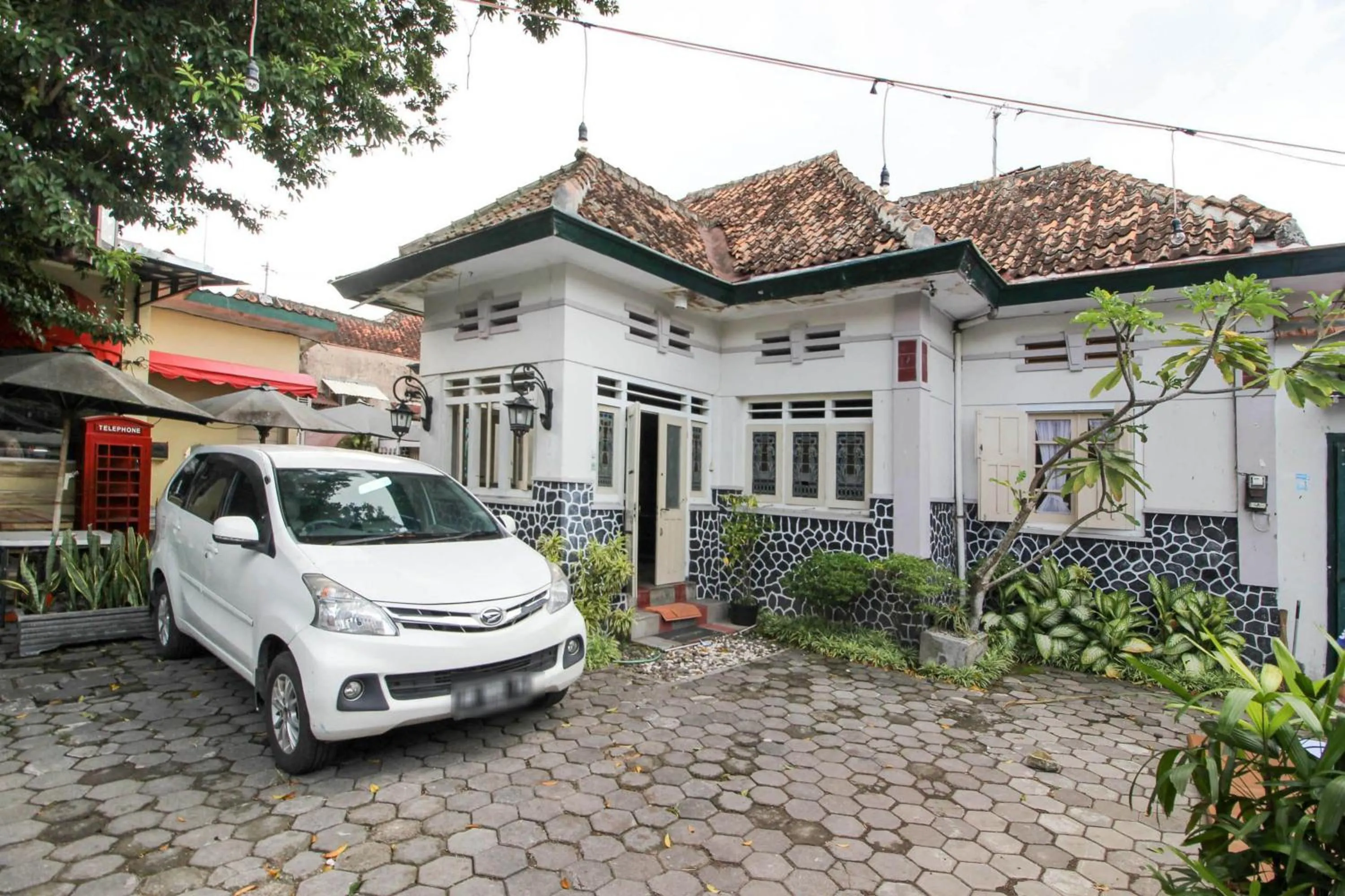 Parking in Reddoorz Syariah near Wijilan Yogyakarta