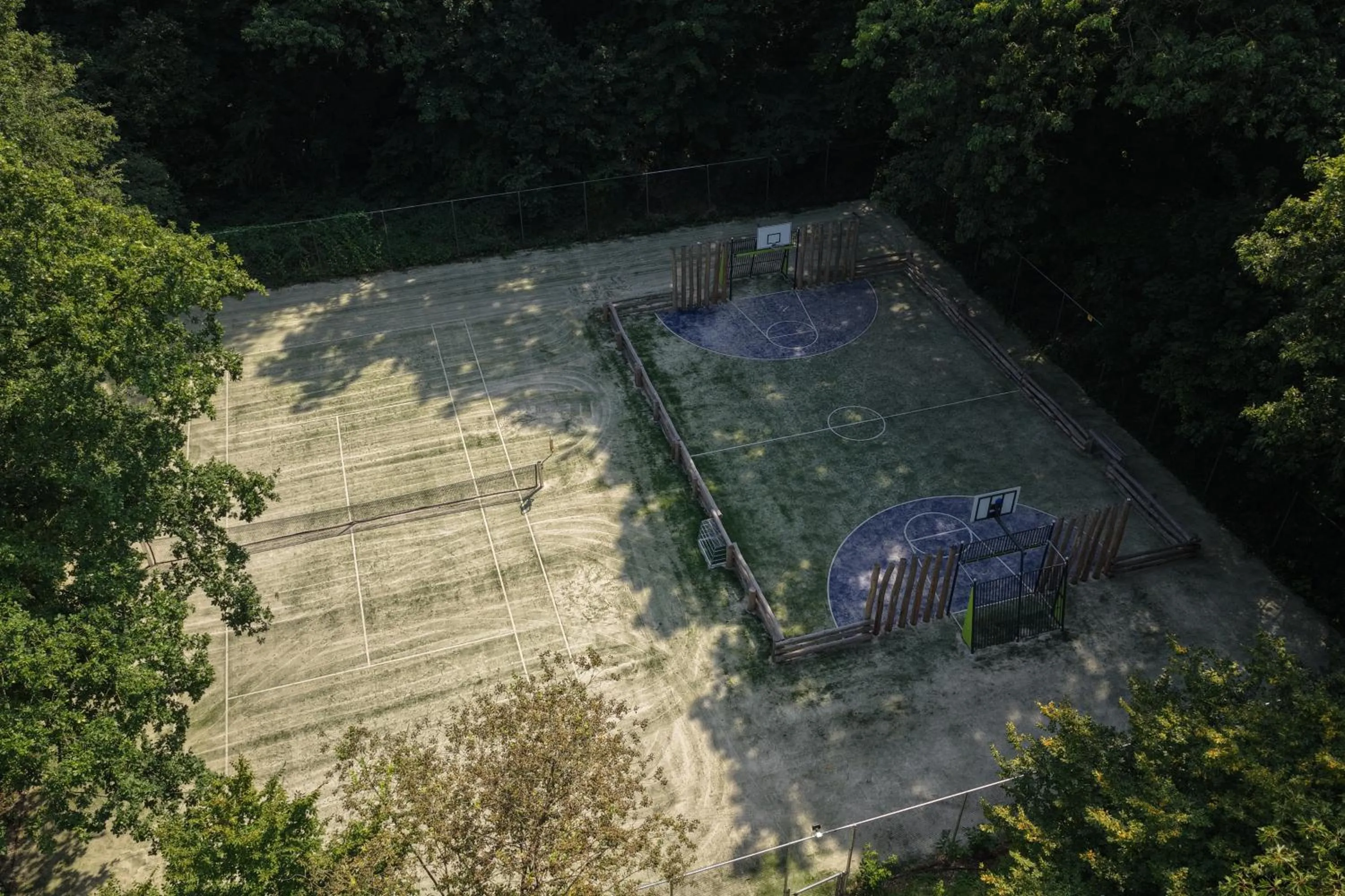 Tennis court in Resort Bad Boekelo - Hotel met Spa & Wellness in Enschede