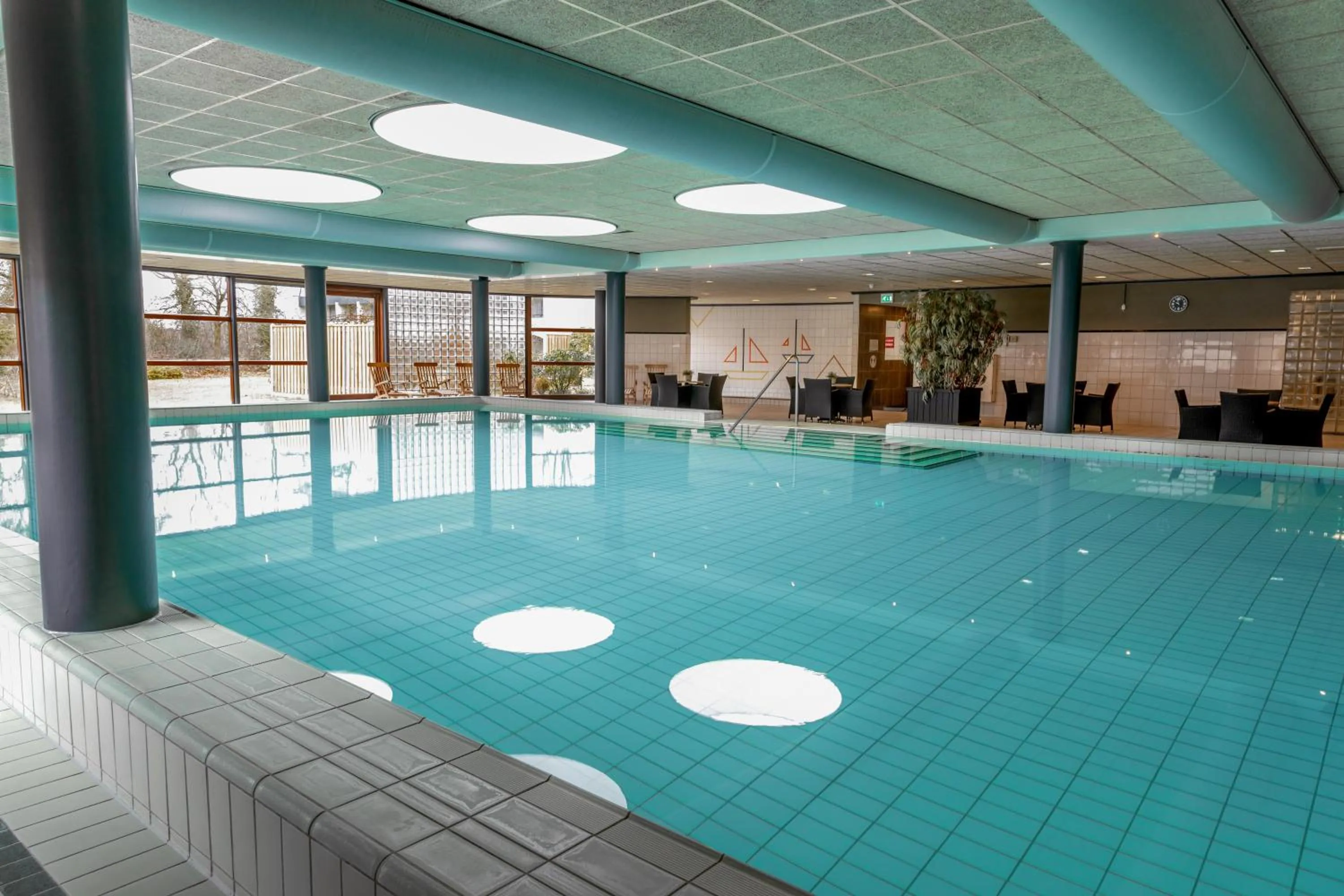 Swimming pool in Resort Bad Boekelo - Hotel met Spa & Wellness in Enschede