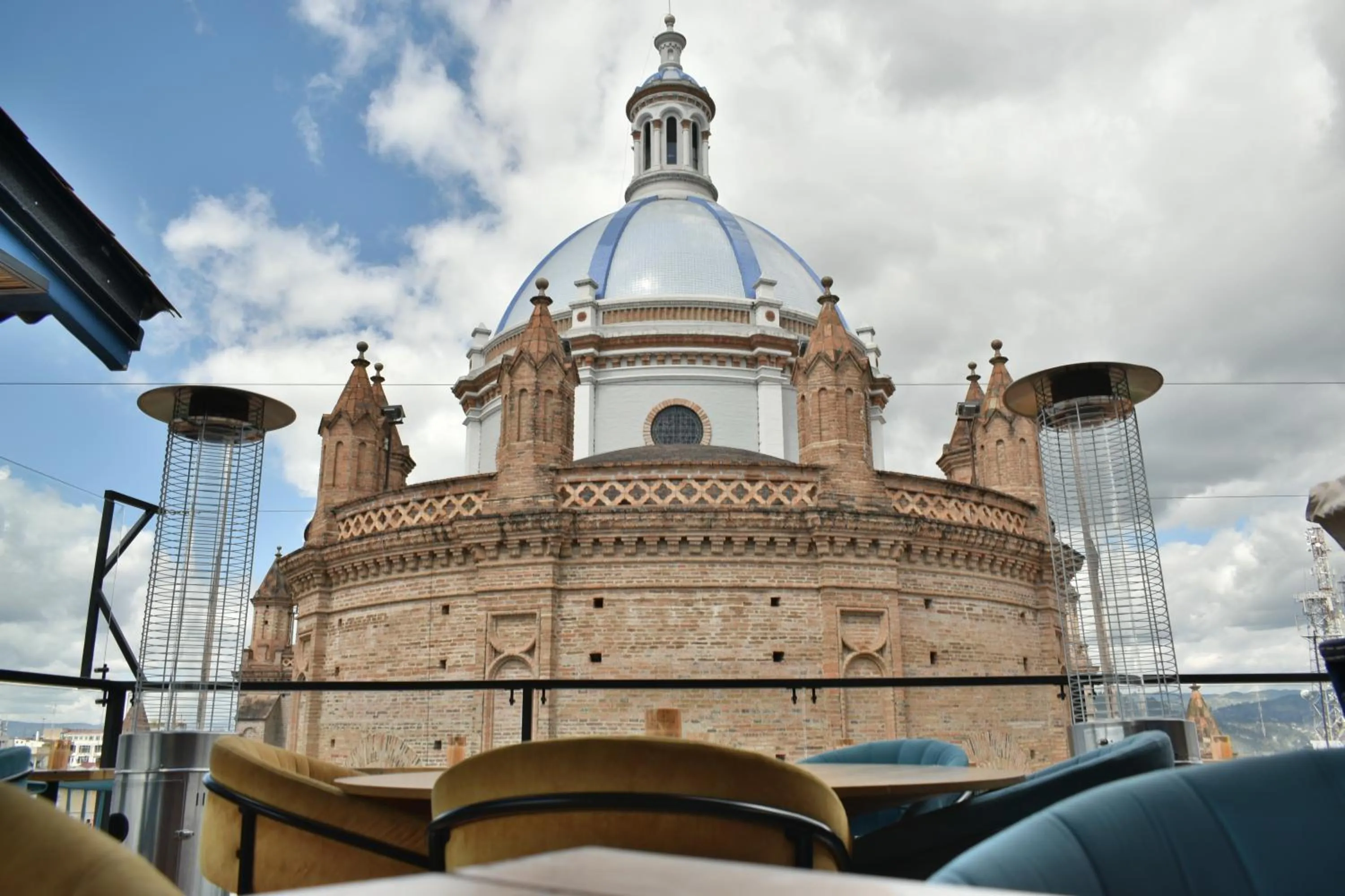 Restaurant/places to eat in Hotel Vaway