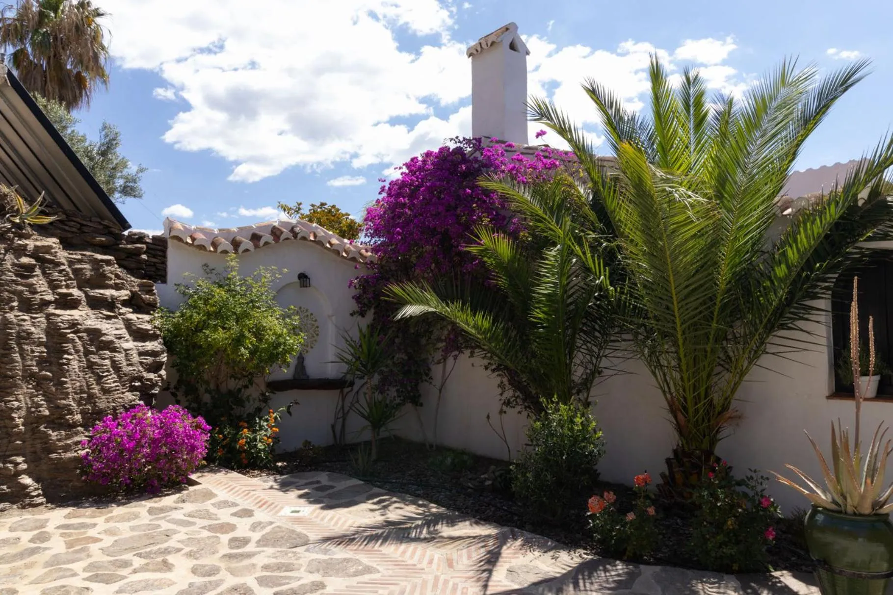 Property building in La Casa del Burro