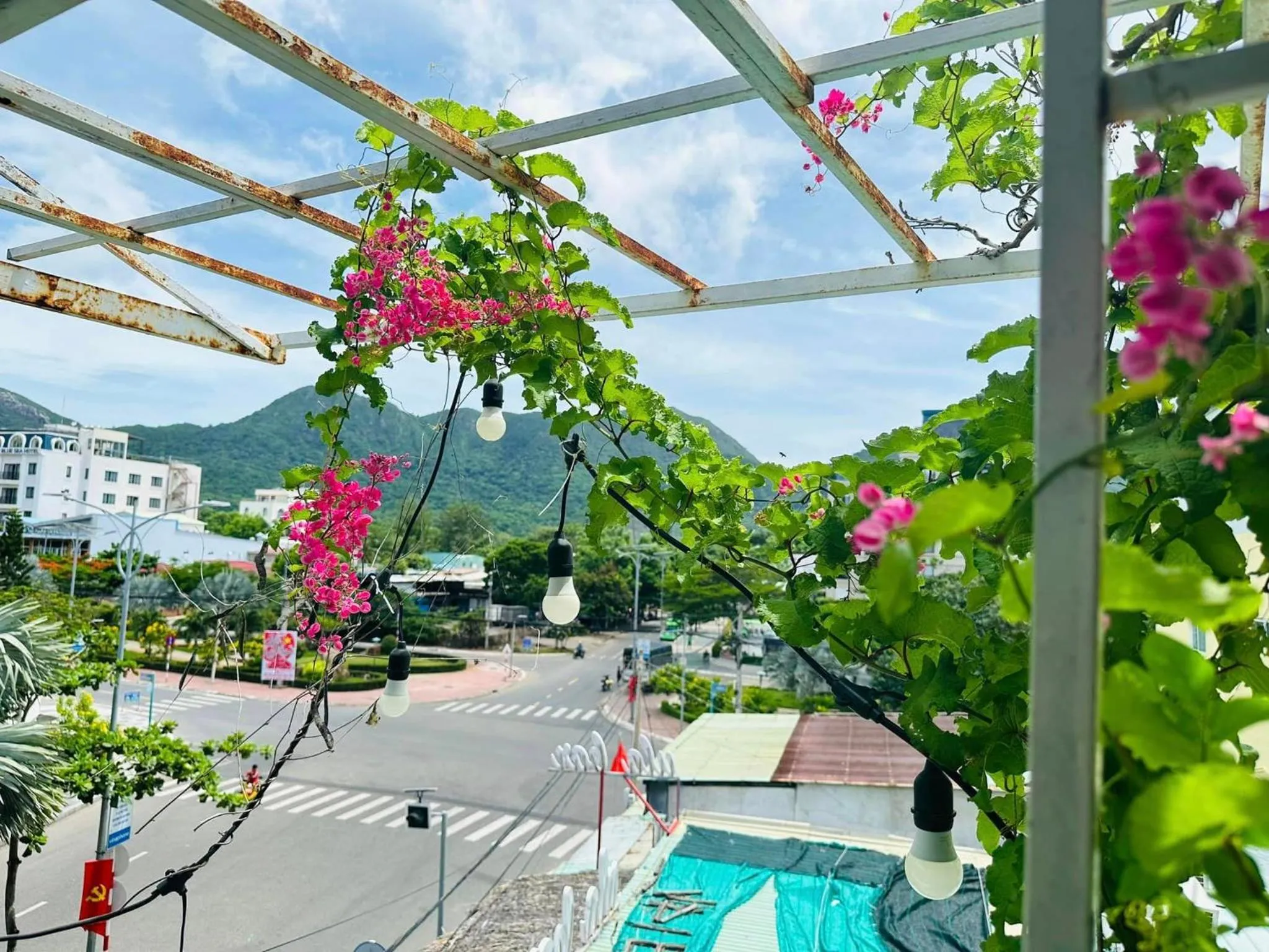 Con Son Island Hotel