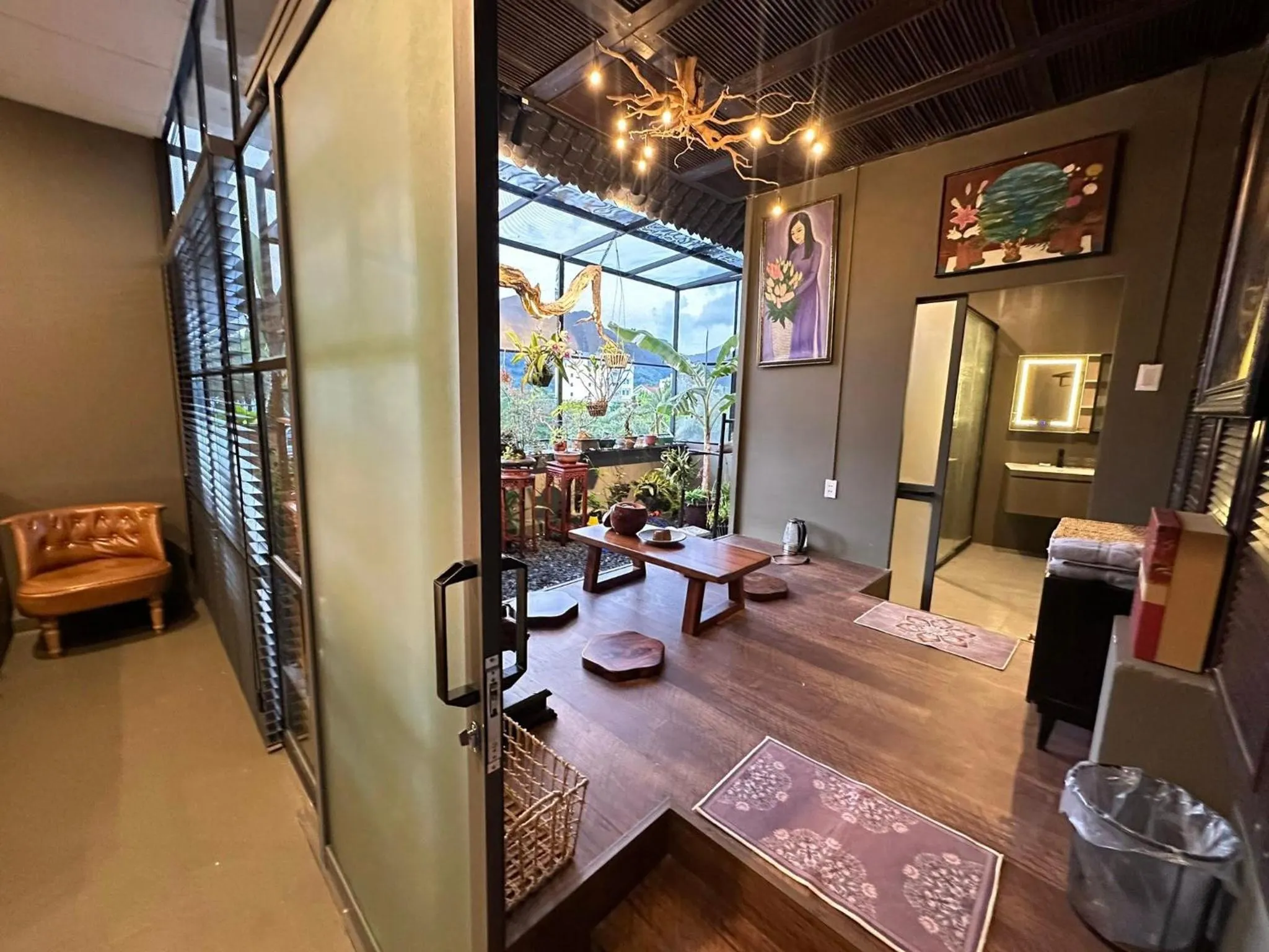 Con Son Island Hotel