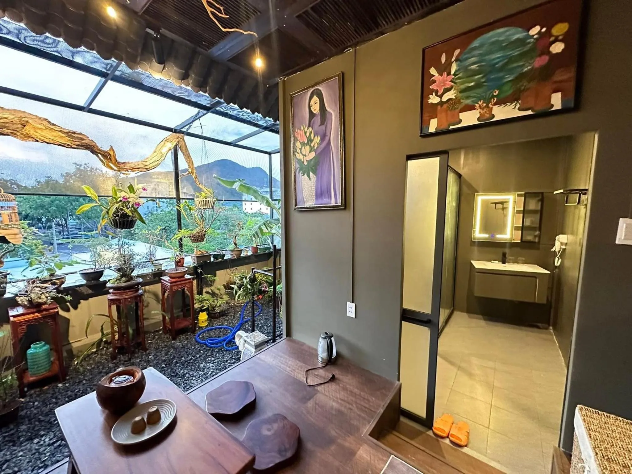 Con Son Island Hotel