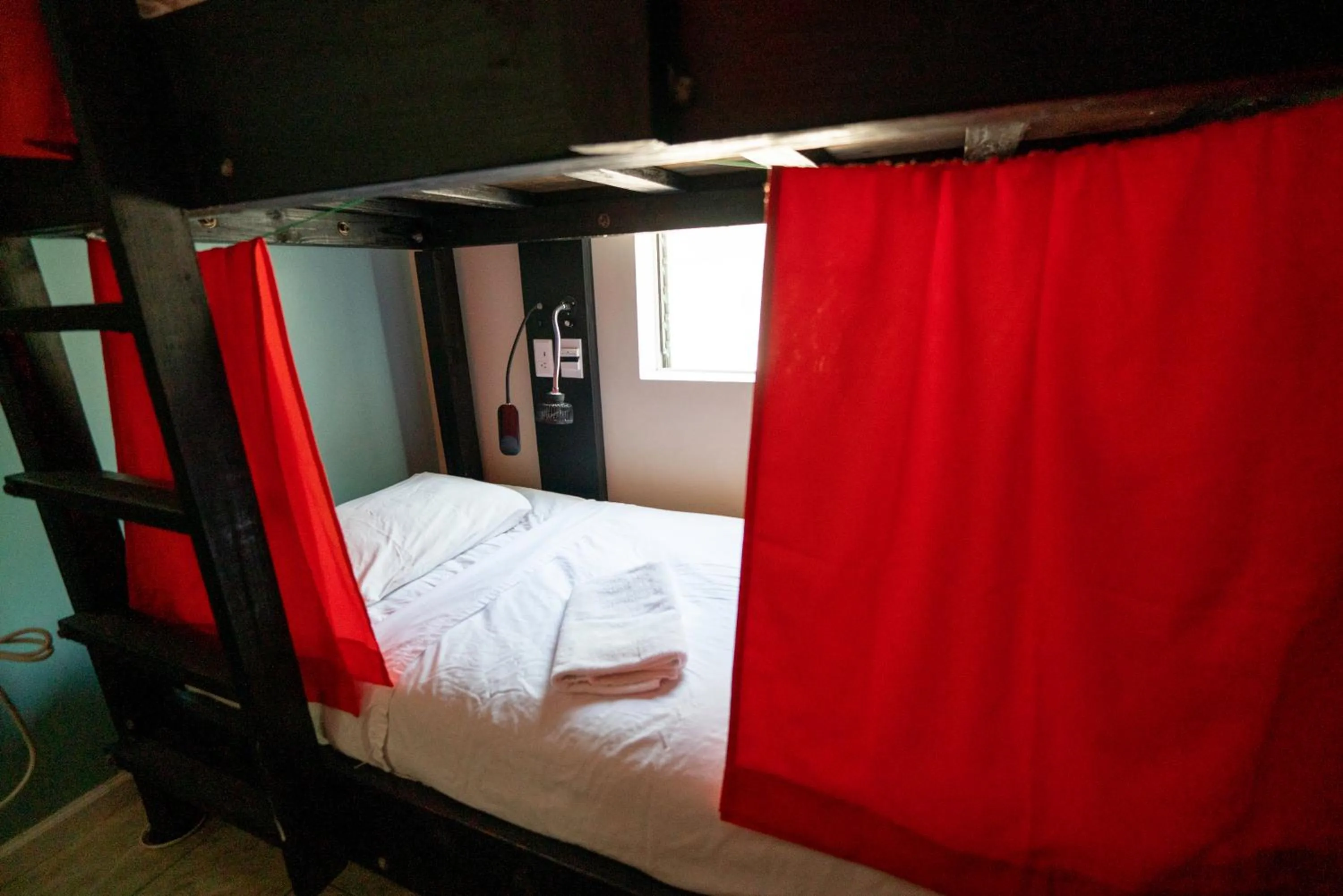 Bed in 10-Bed Mixed Dormitory Room in Seashell Motel