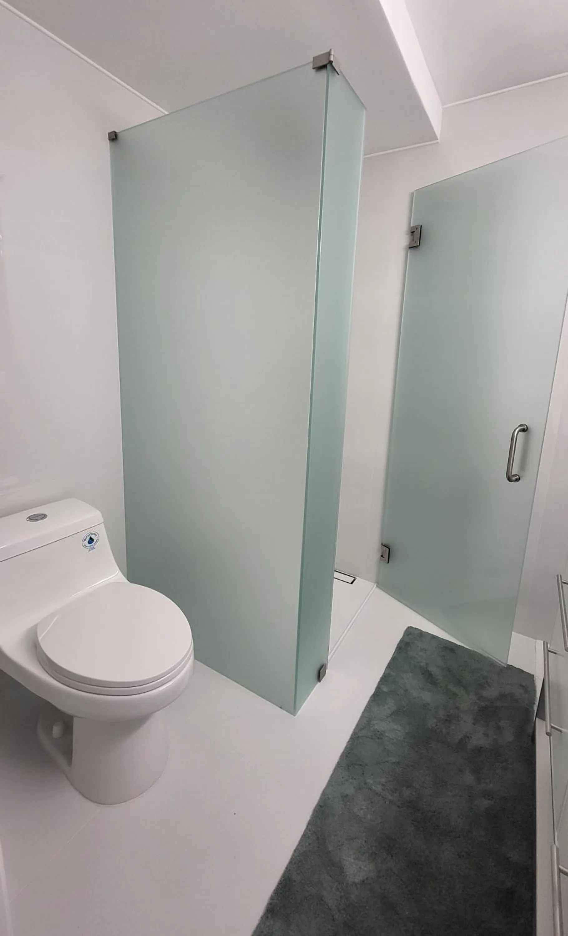 Shower in Palm Breeze Hotel