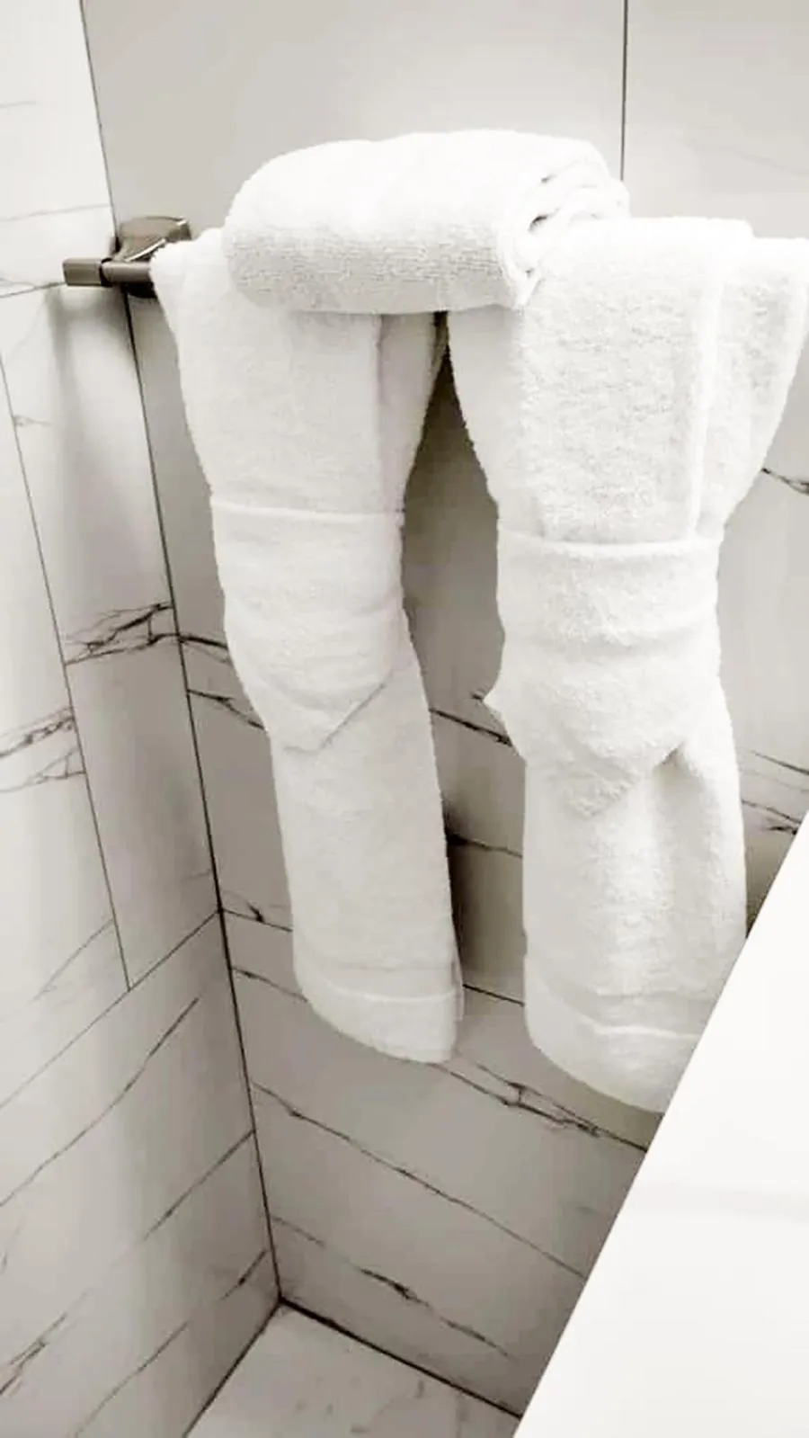 towels in Palm Breeze Hotel