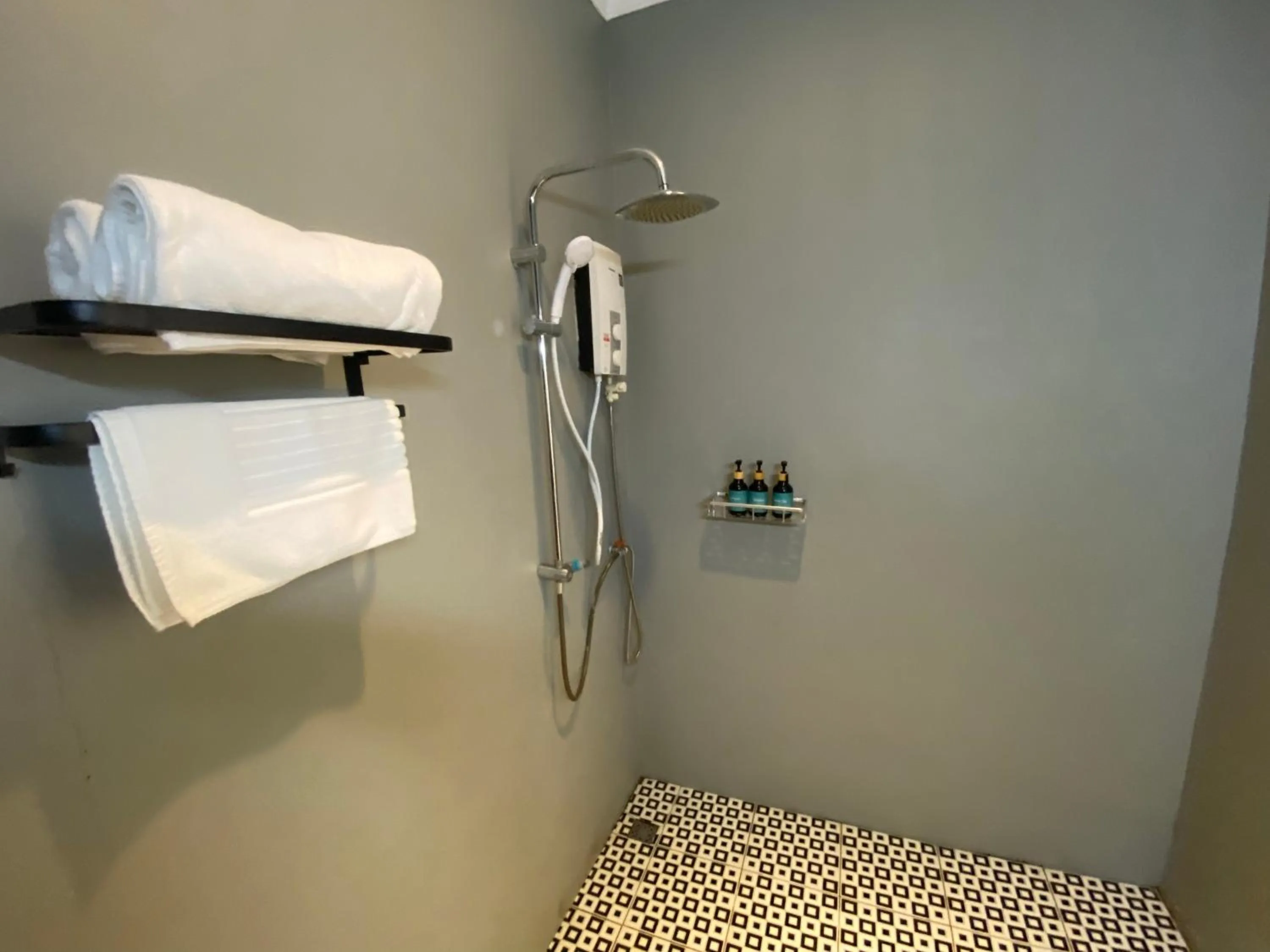 Shower in Habana Angkor Boutique Hotel