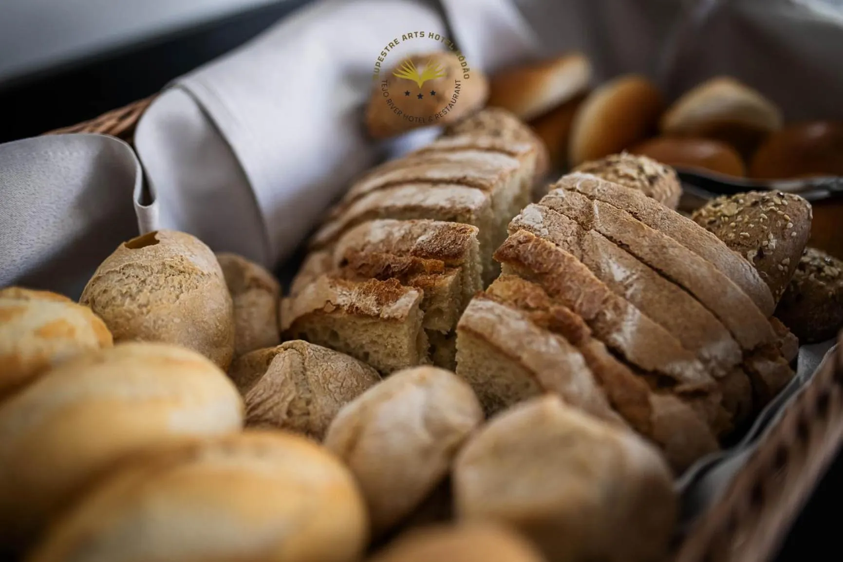 Buffet breakfast in Rupestre Arts Hotel Ródão