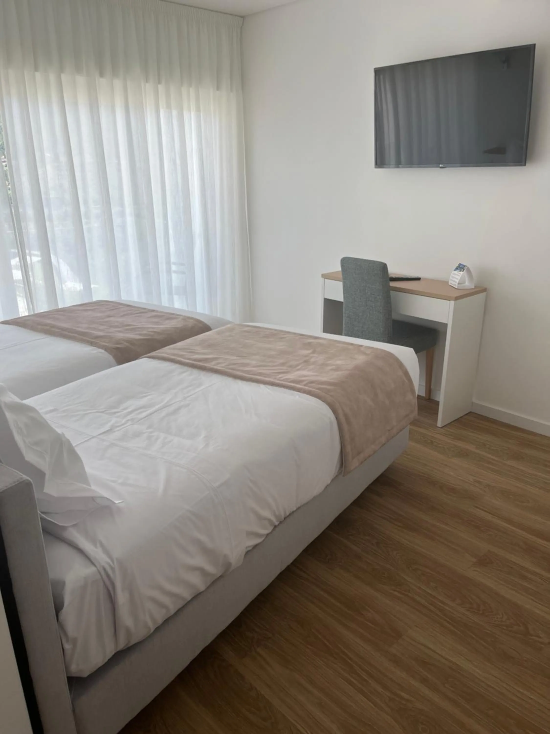 TV and multimedia, Bed in Rupestre Arts Hotel Ródão