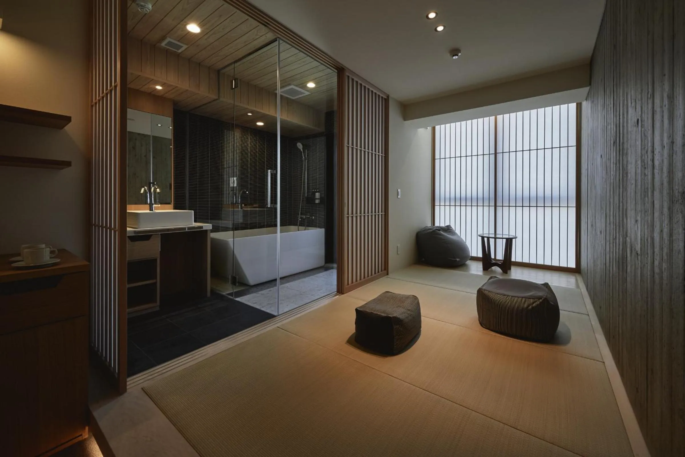Photo of the whole room, Bed in THE HOTELS HAKATA Harushige Honkan