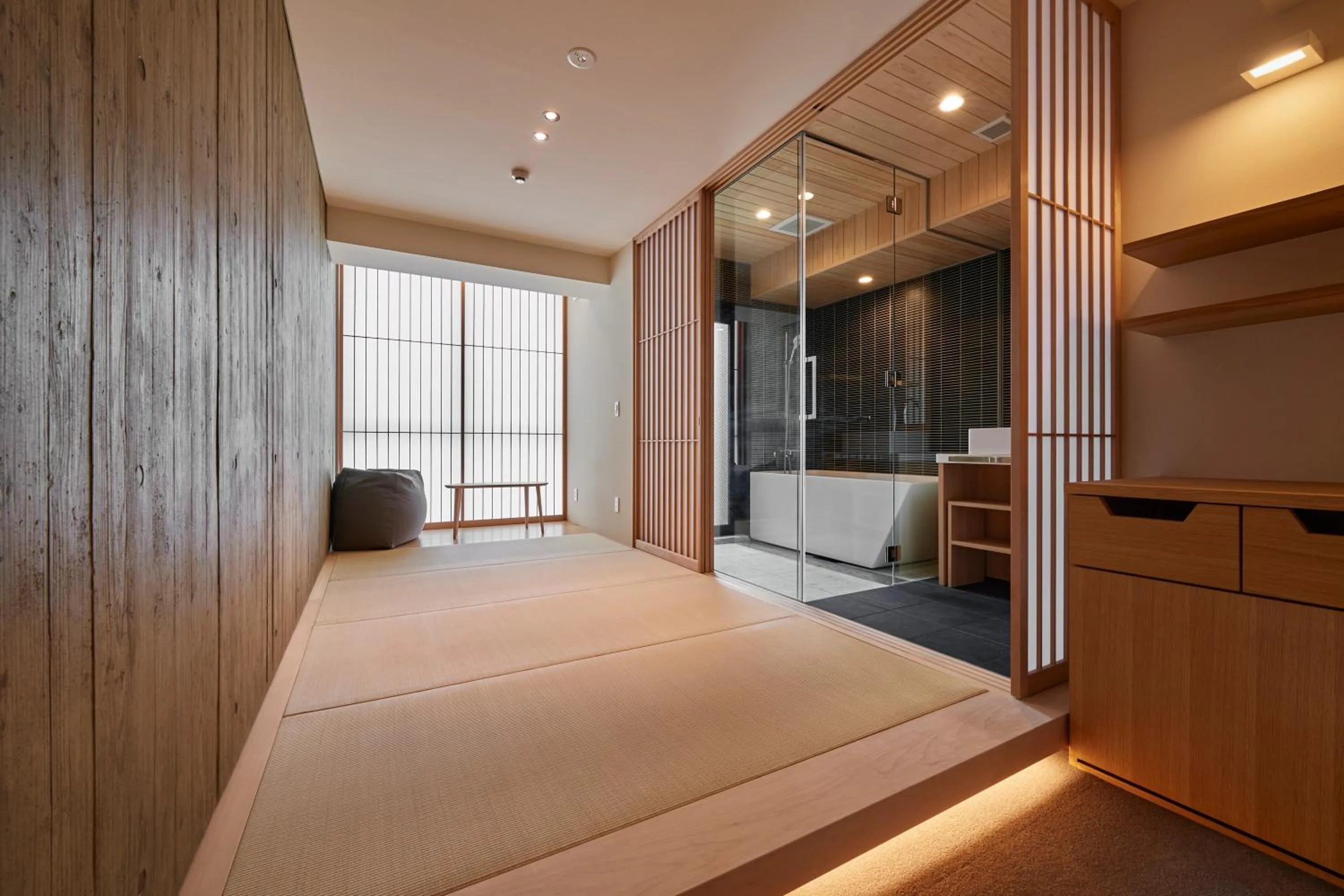 Bed in THE HOTELS HAKATA Harushige Honkan