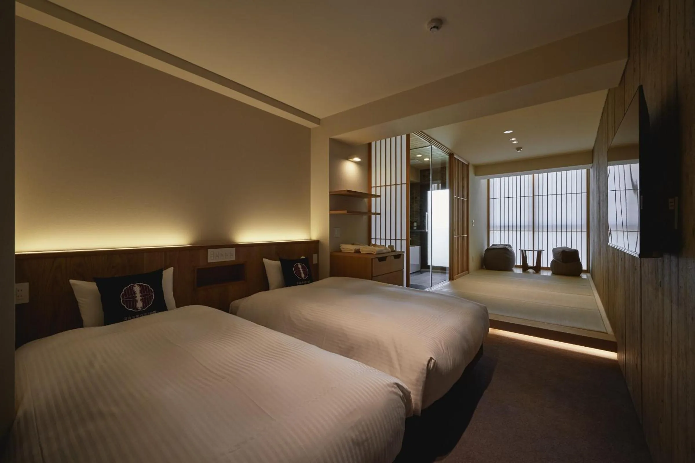 Bedroom, Bed in THE HOTELS HAKATA Harushige Honkan