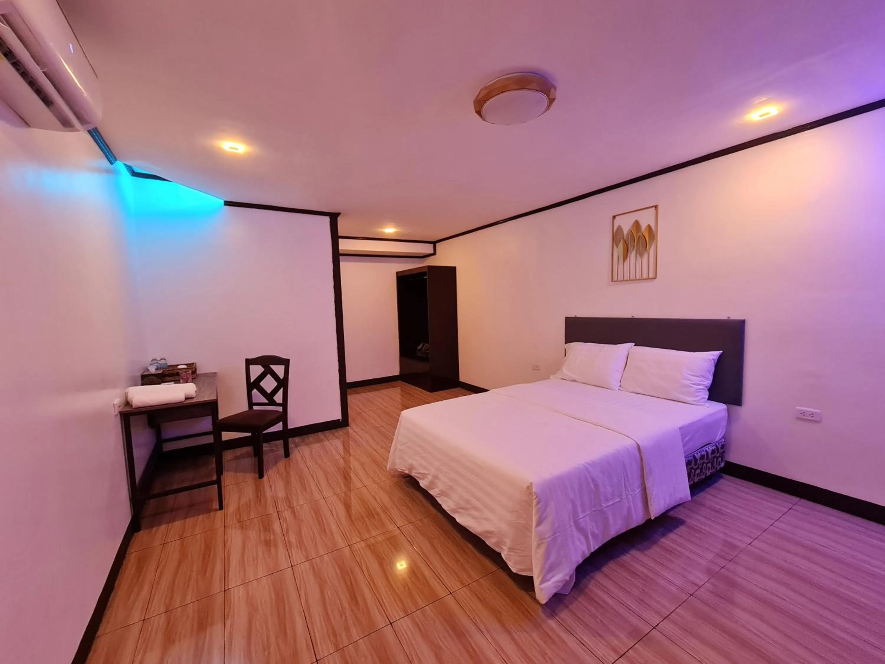 Property building, Bed in Hideaways Restobar and Resort