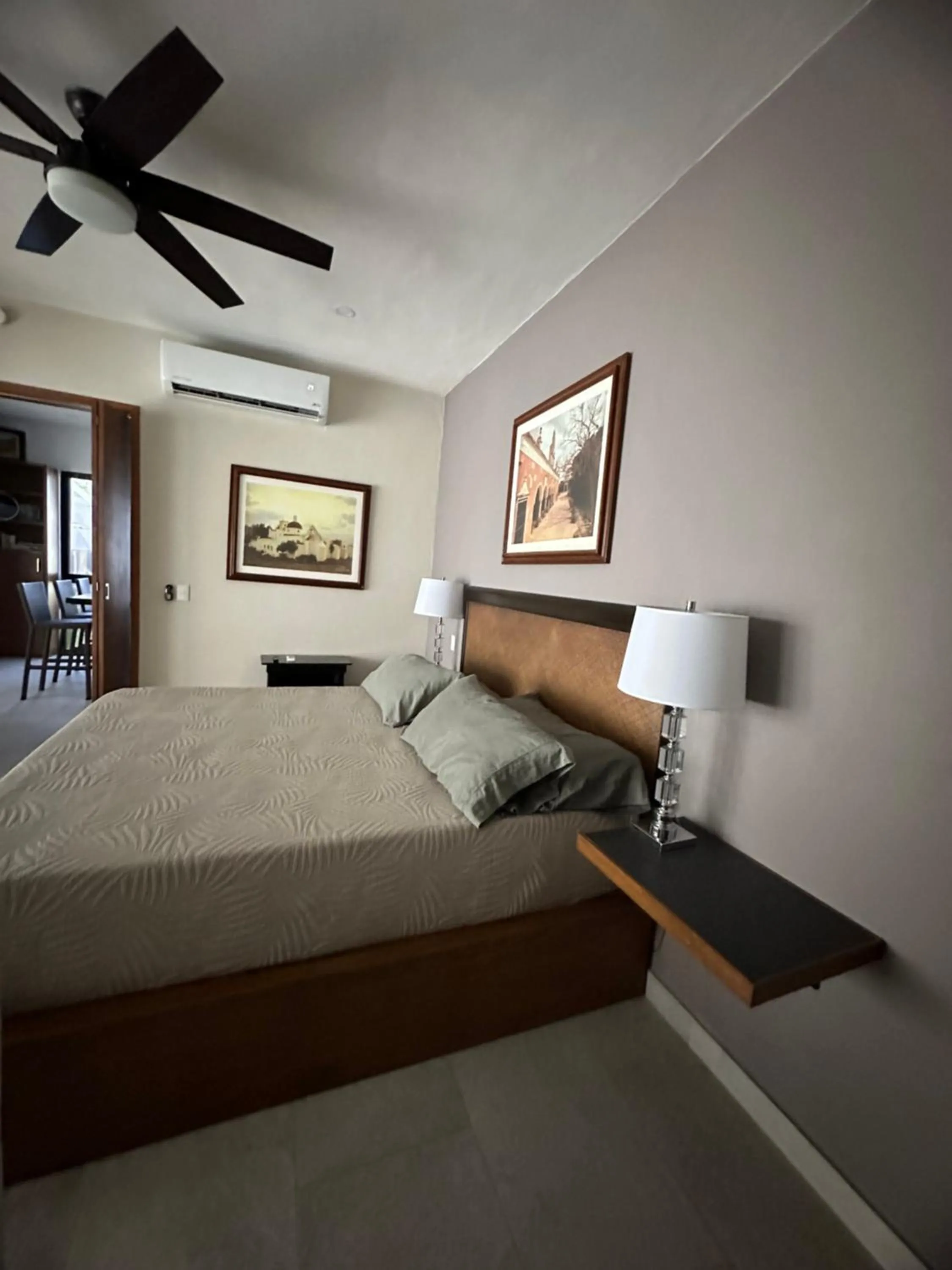 Bed in Oasis Urban Retreat