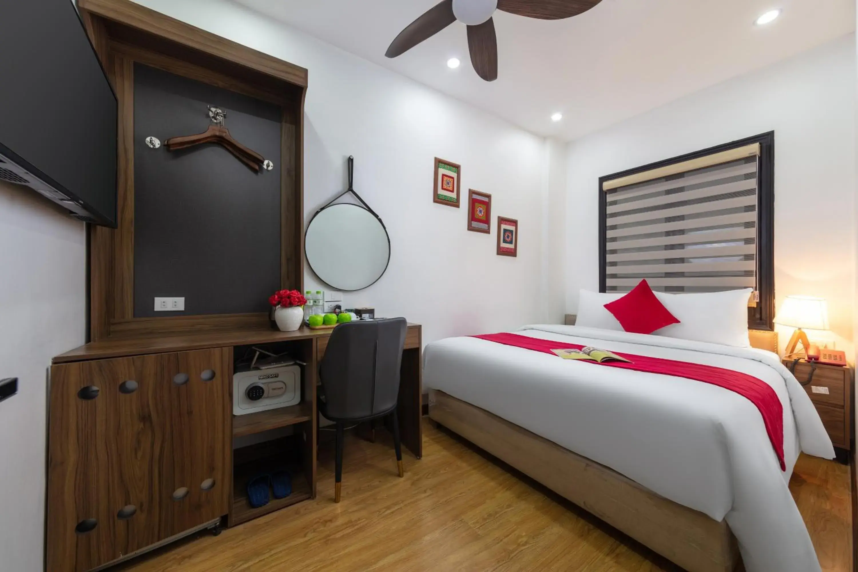 Standard Double Room in Hanoi Liliane Hotel and Travel Standard Double Room in Hanoi Liliane Hotel and Travel