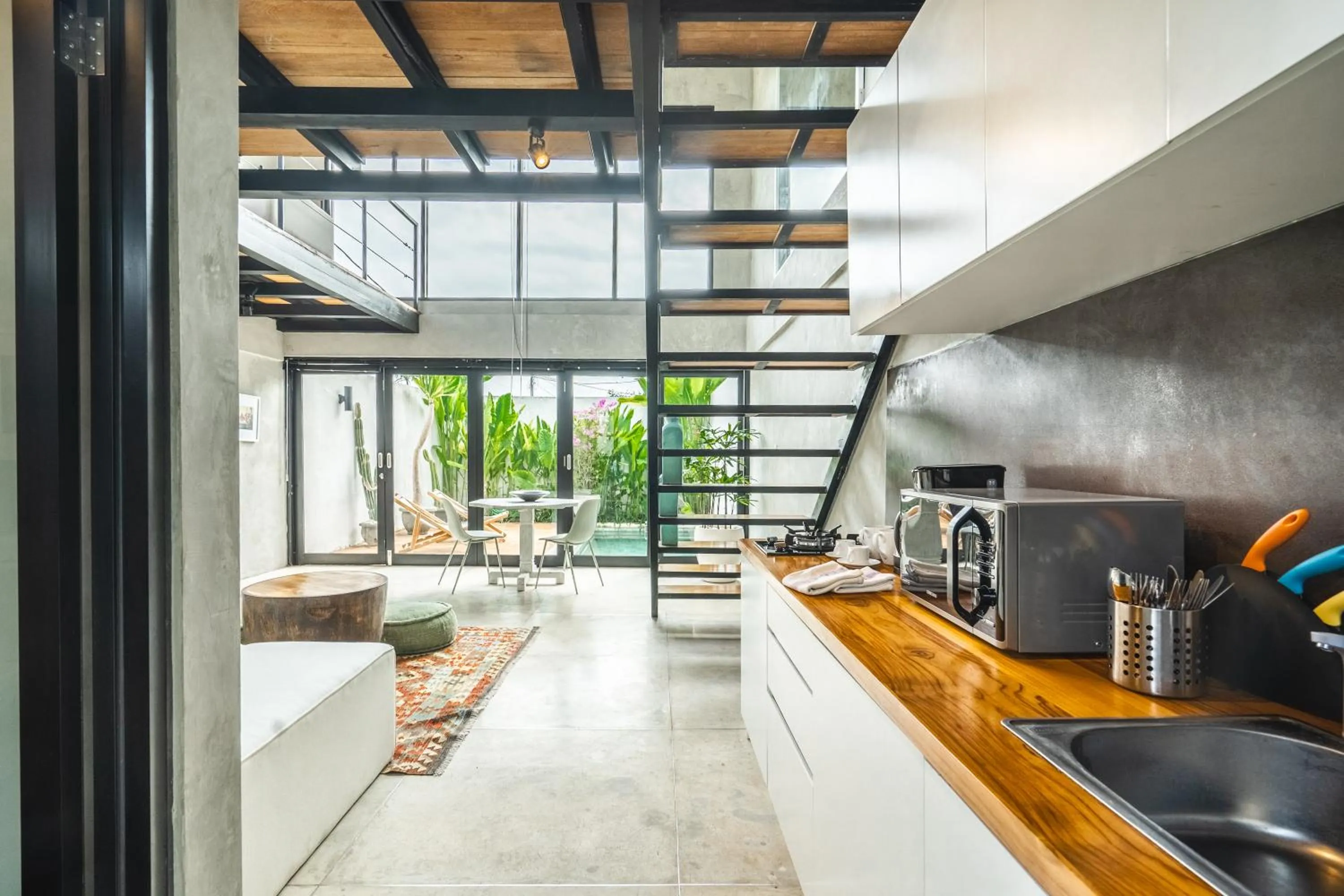 Kitchen or kitchenette in Canggu 2Plex Apartment
