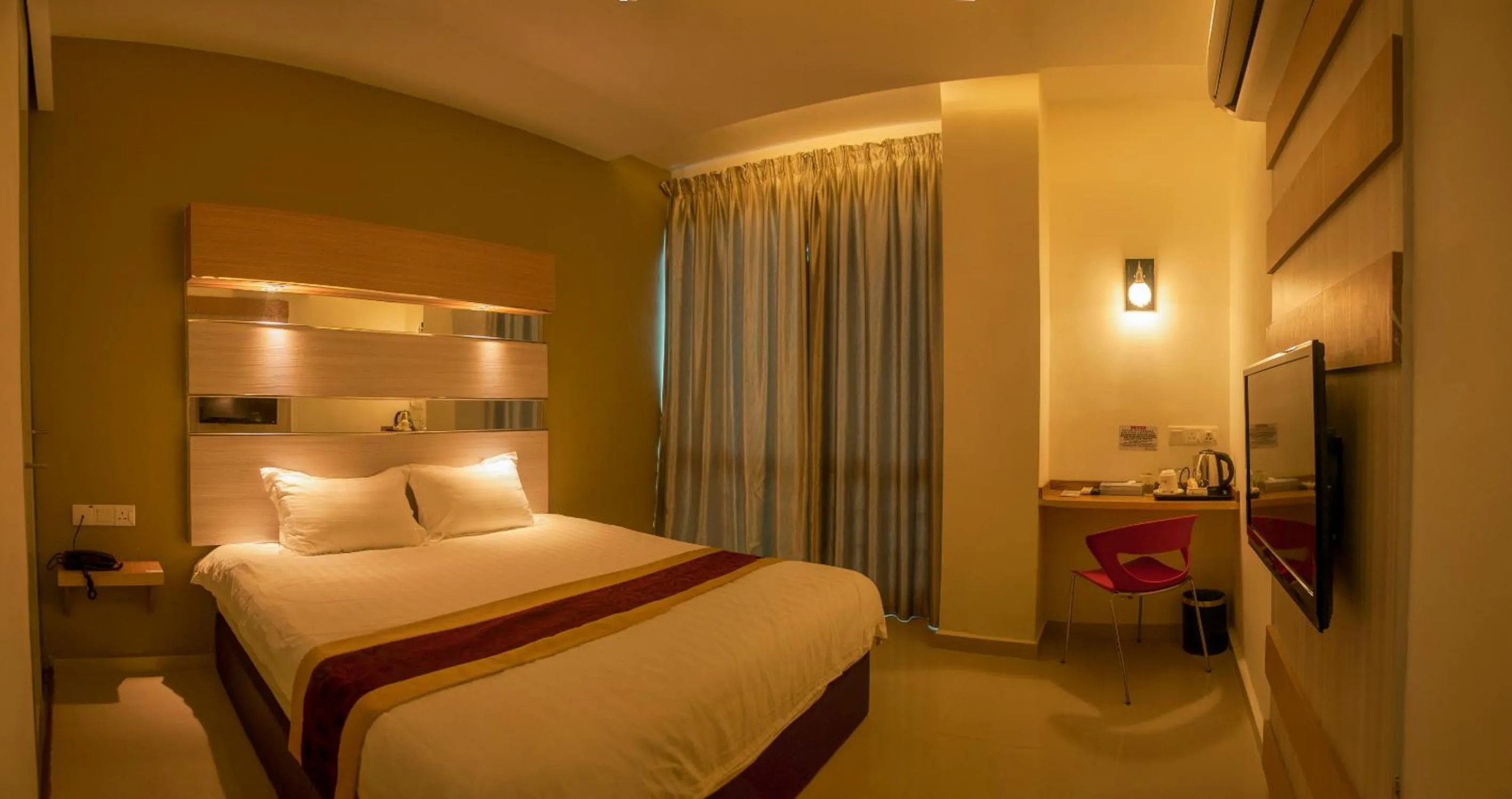 Bedroom, Bed in Avantgarde Hotel