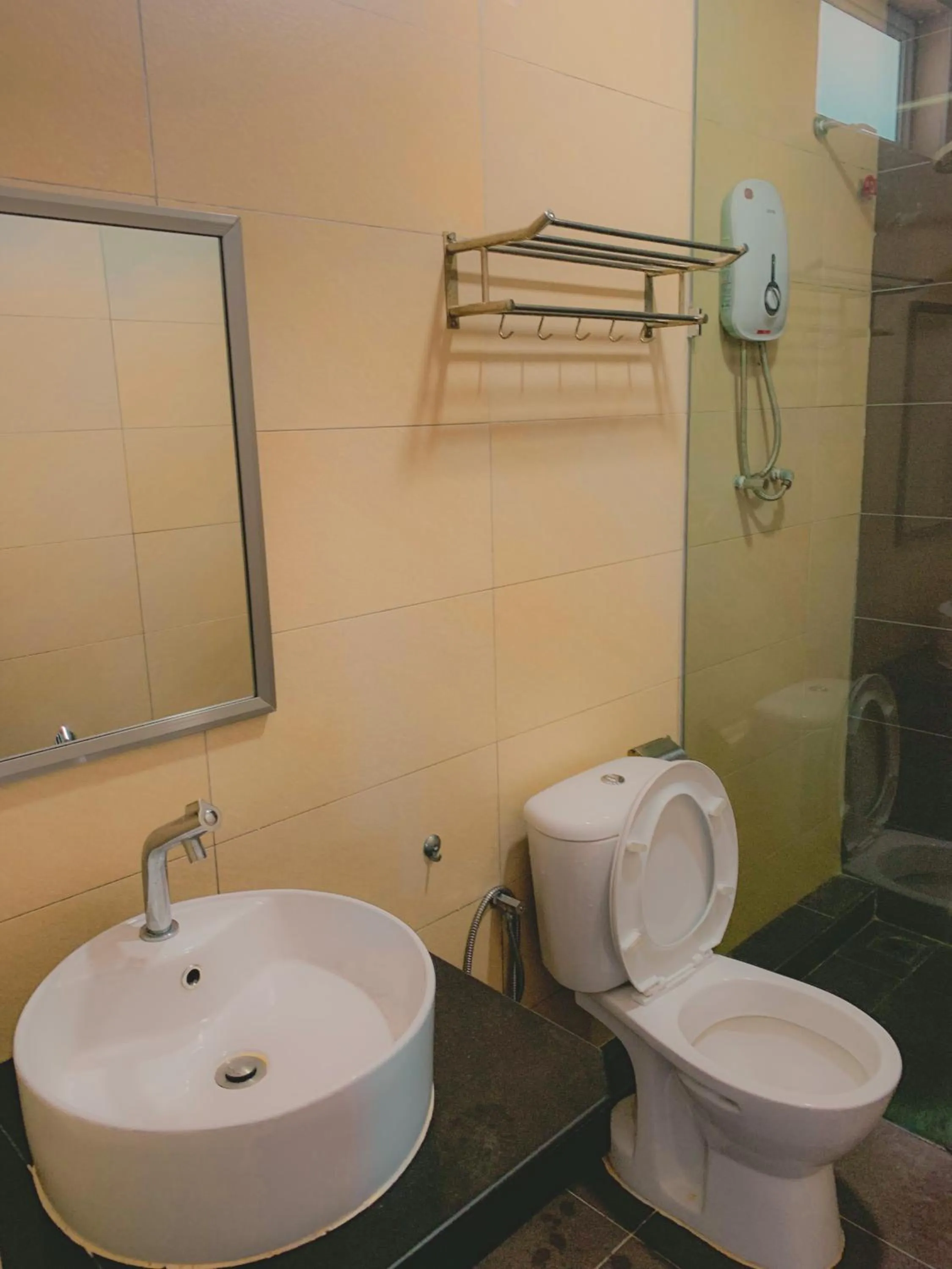 Toilet in Amzar Motel Cenang