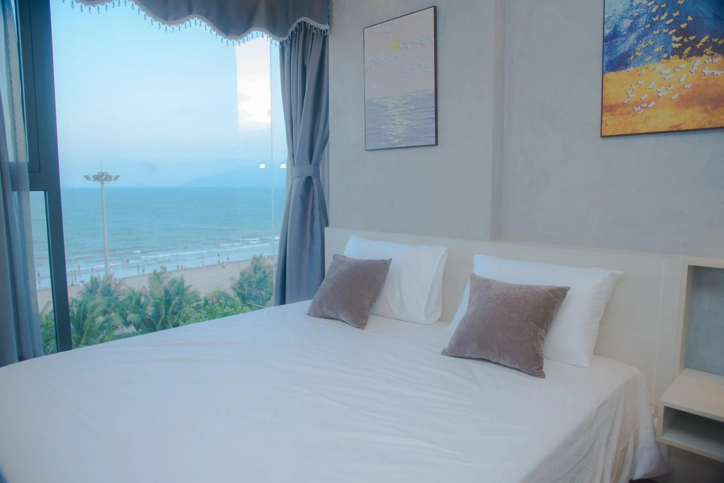 View (from property/room), Bed in Y'S Sea House Hotel