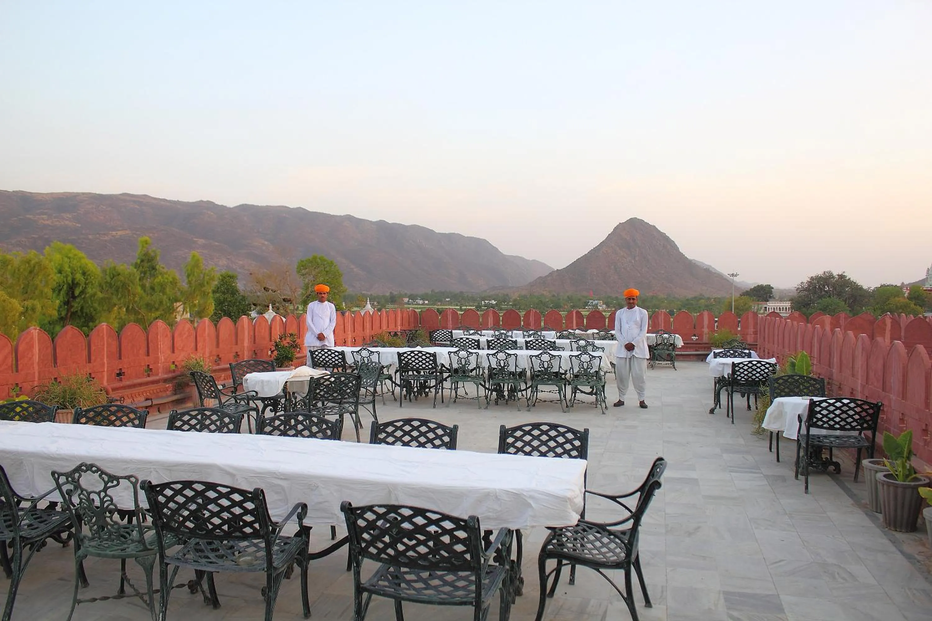 Restaurant/places to eat in Hotel Pushkar Palace