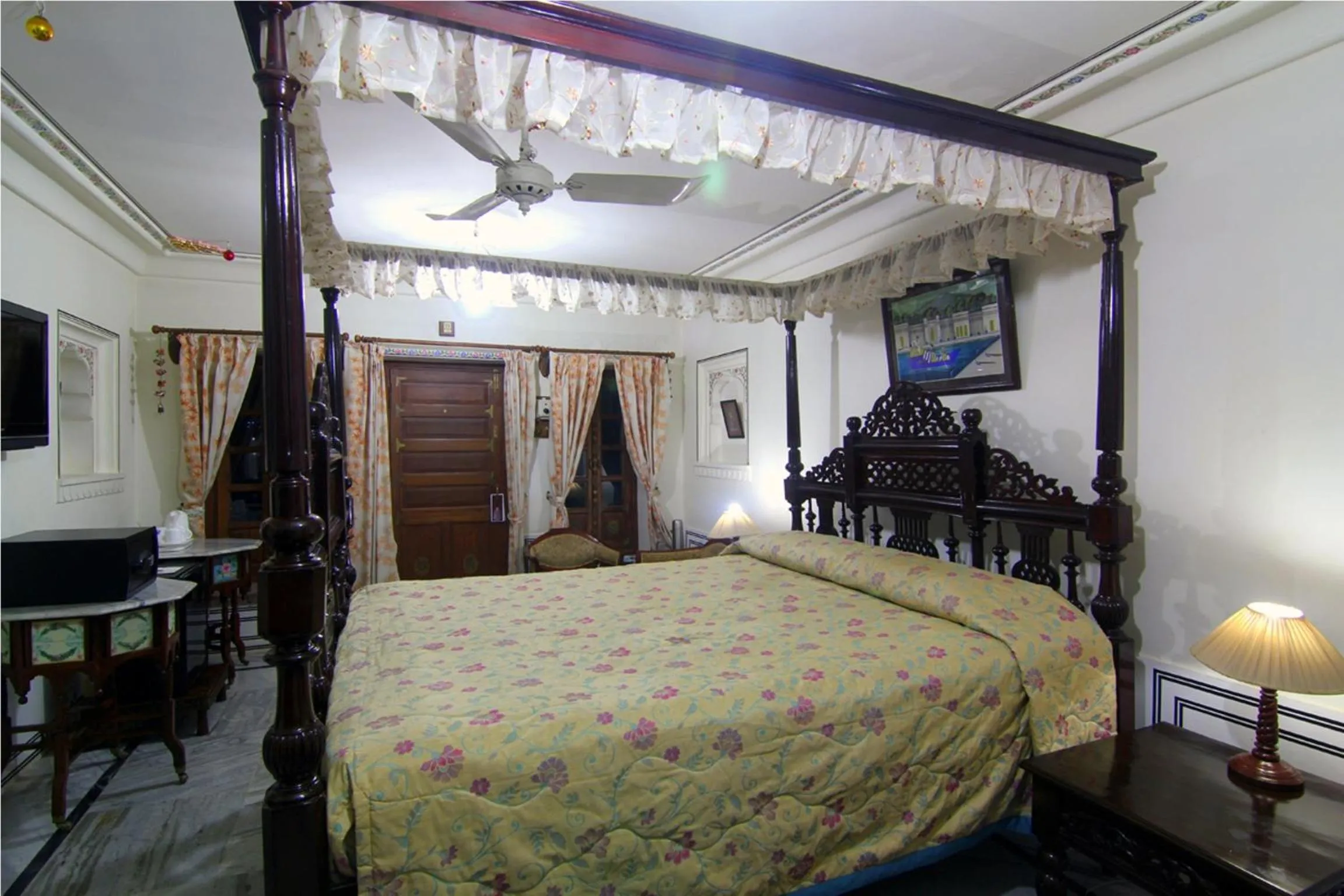Bedroom, Bed in Hotel Pushkar Palace
