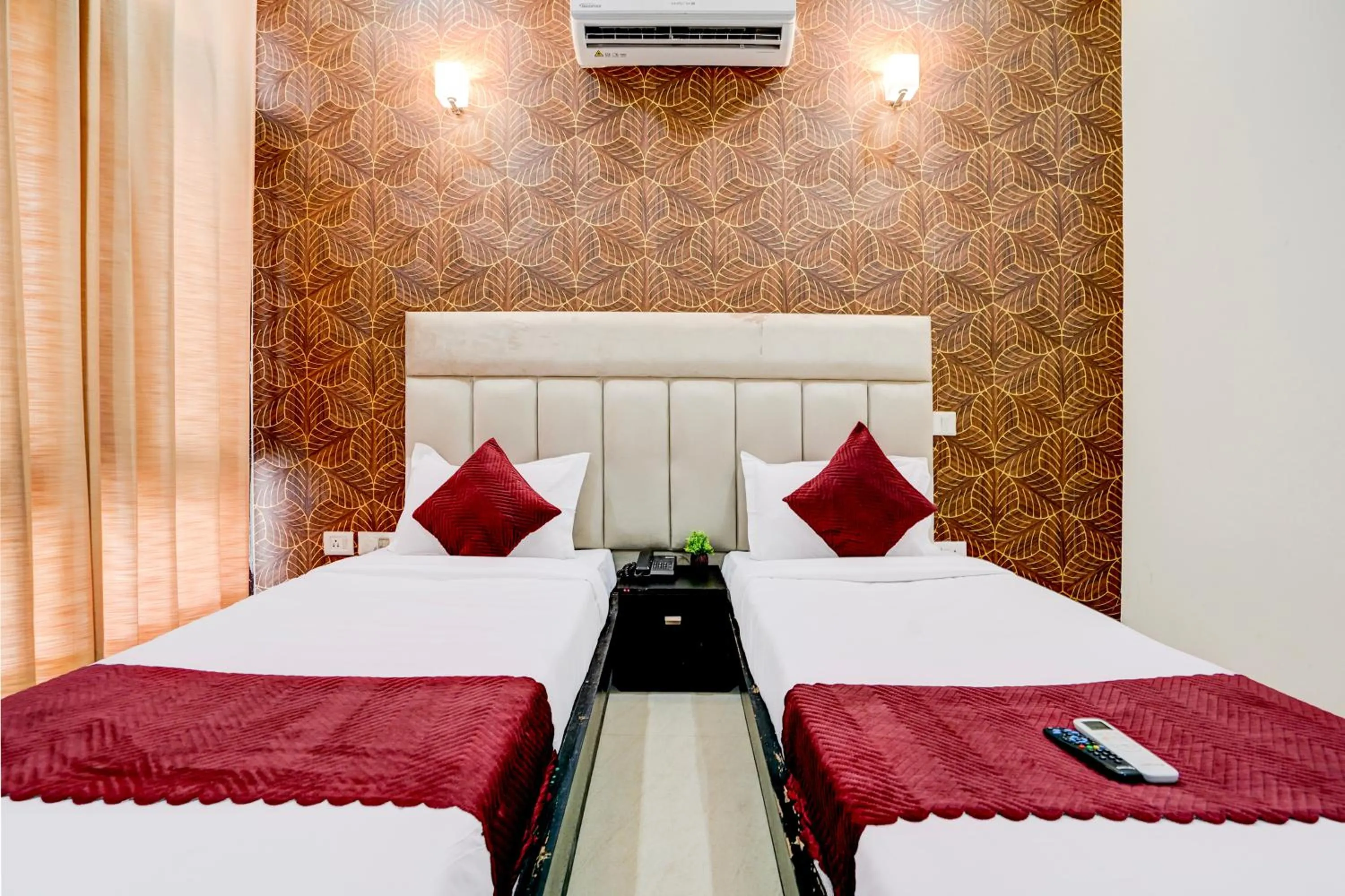 Bed in FabExpress Next Home - Nr IMT Chowk Manesar