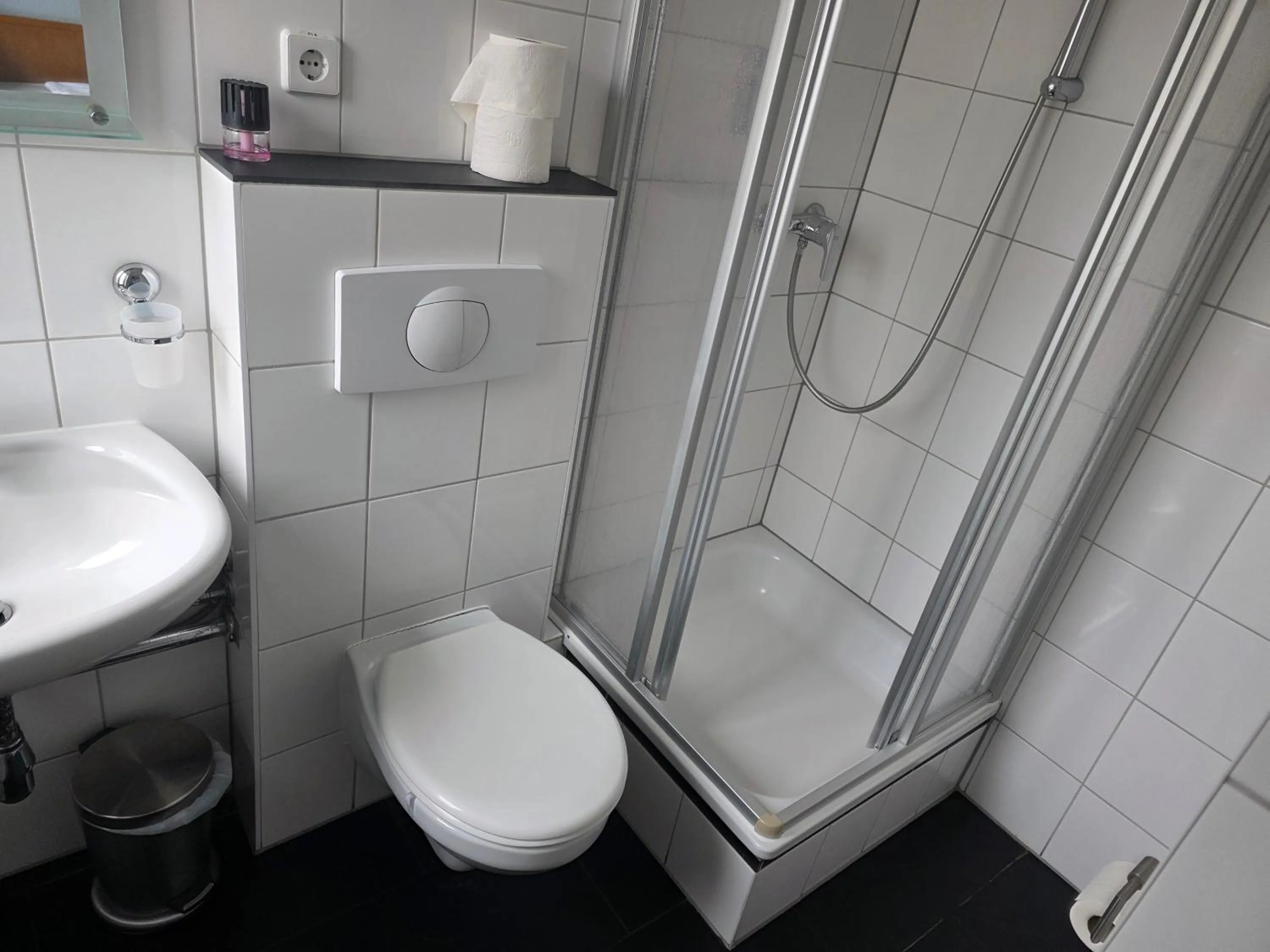 Shower in Pension am Filmpark