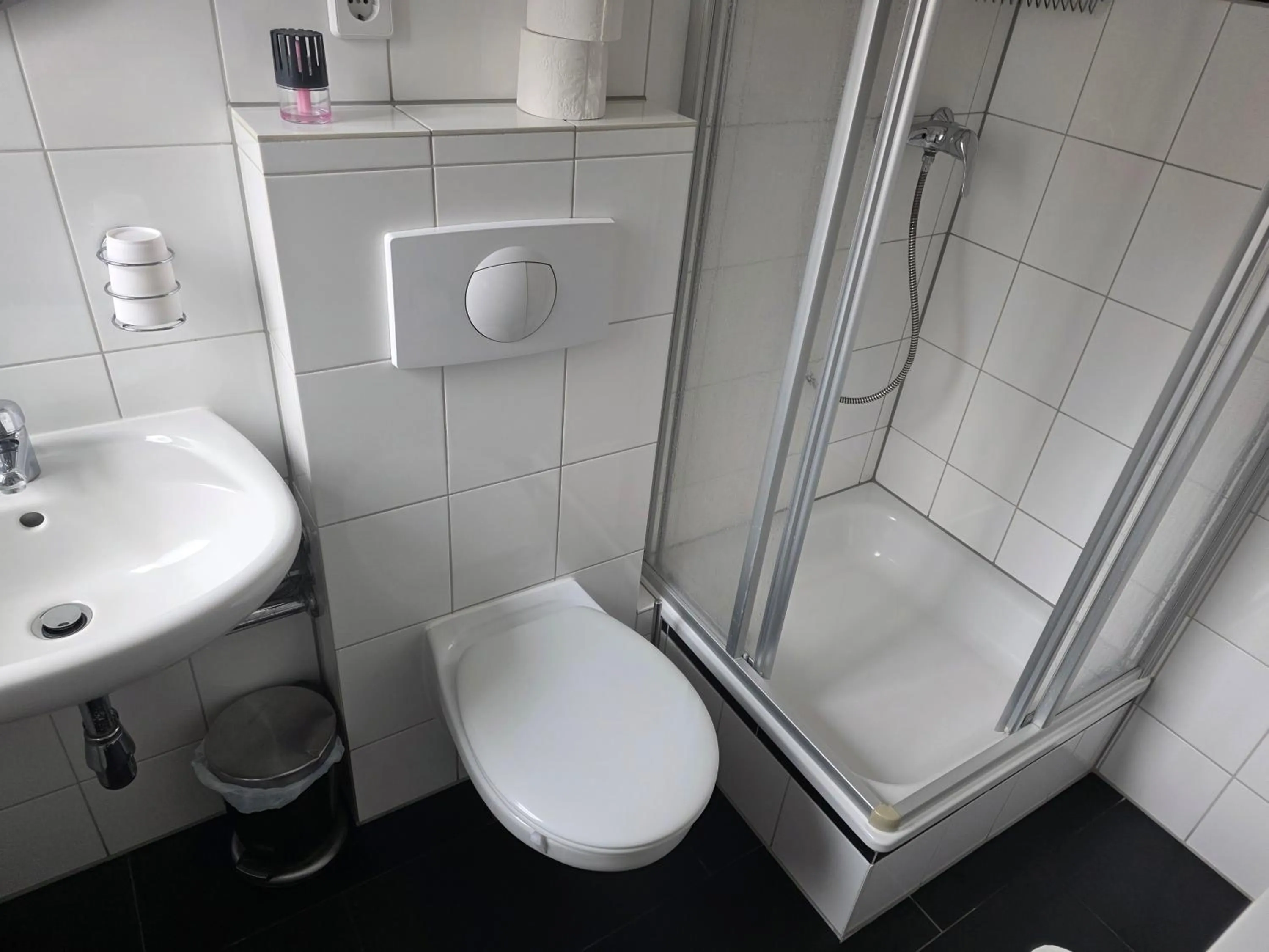 Shower in Pension am Filmpark