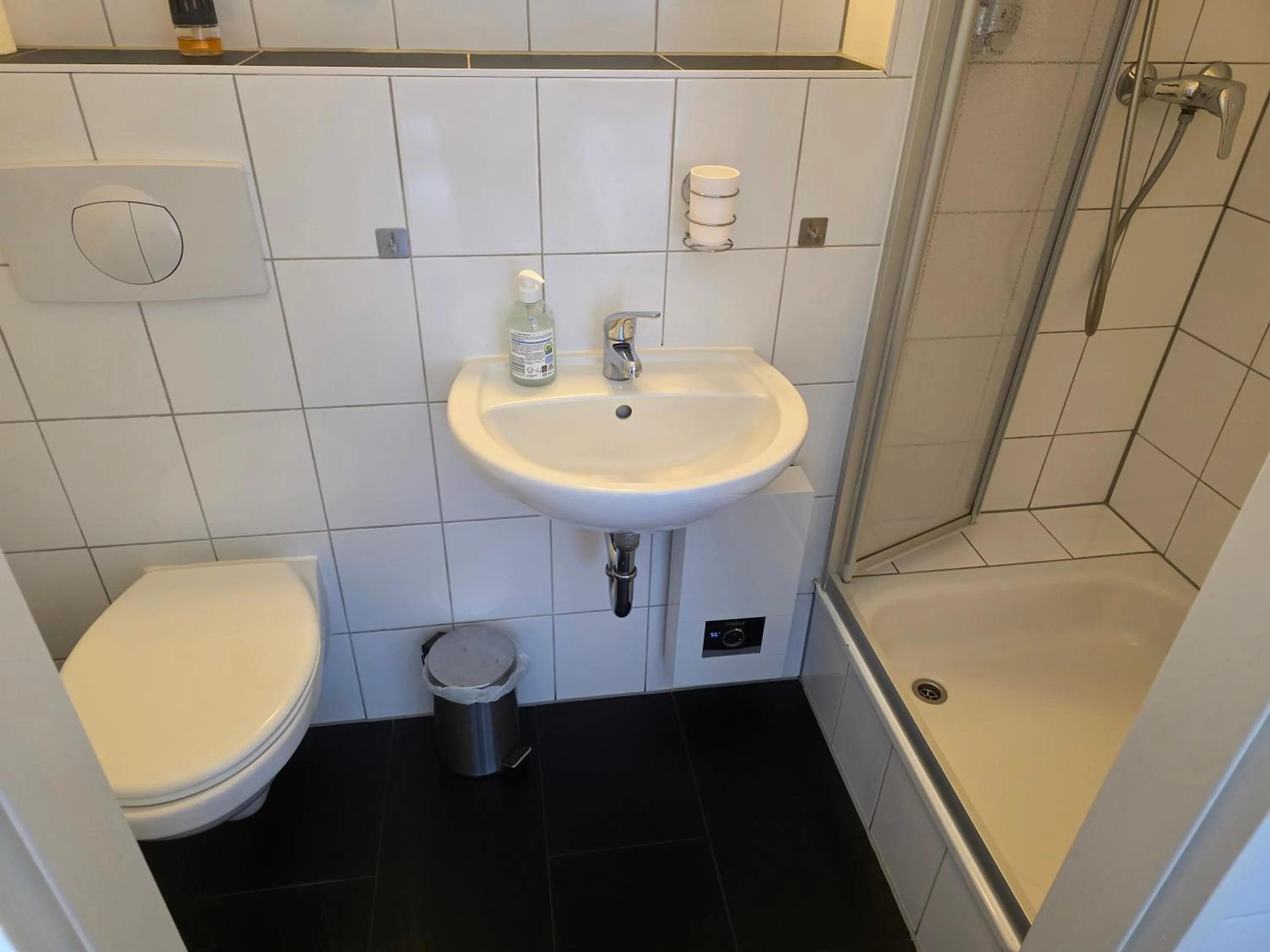 Shower in Pension am Filmpark