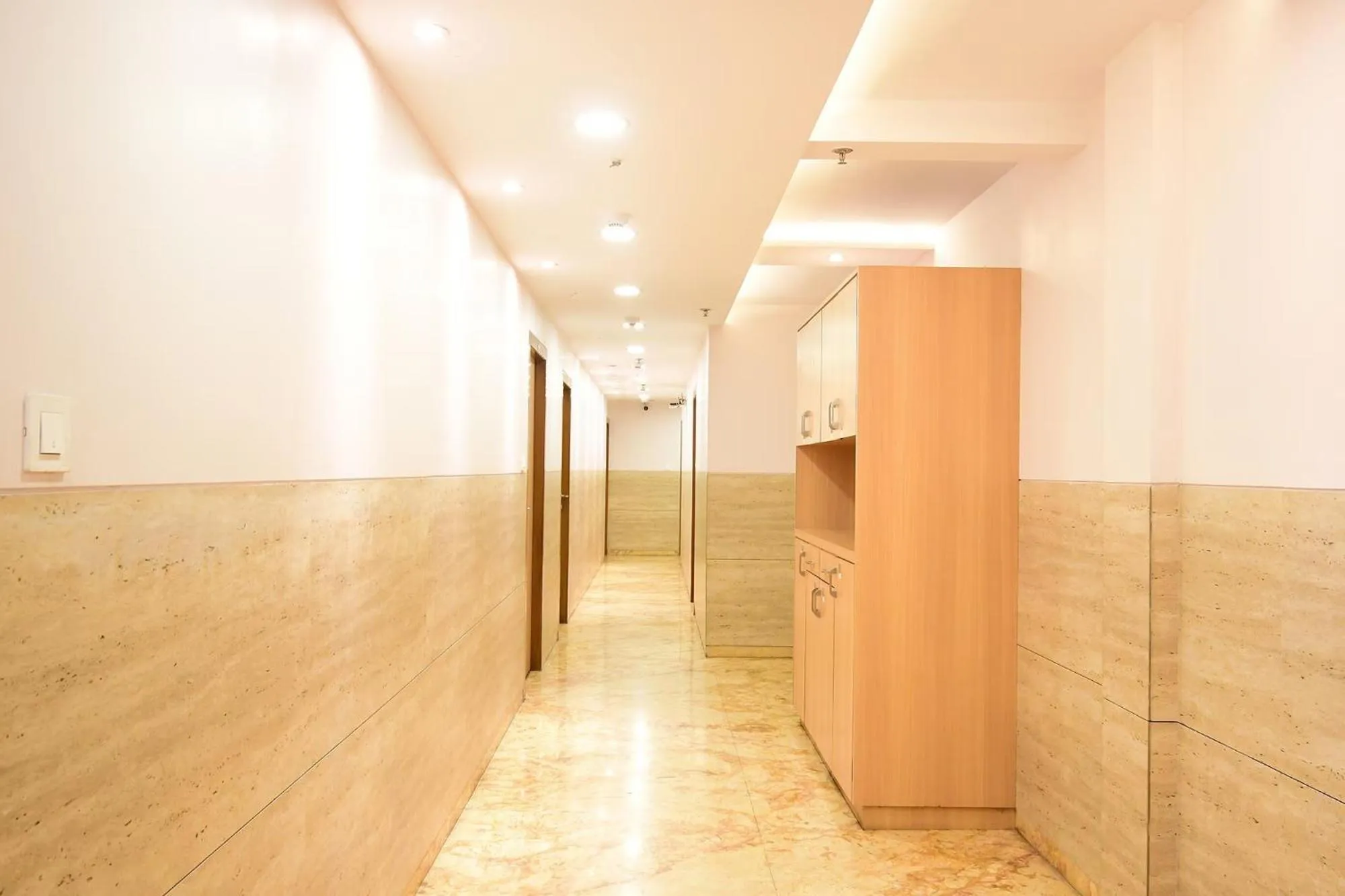 Lobby or reception in FabHotel Stay Inn International - Nr Sealdah Station