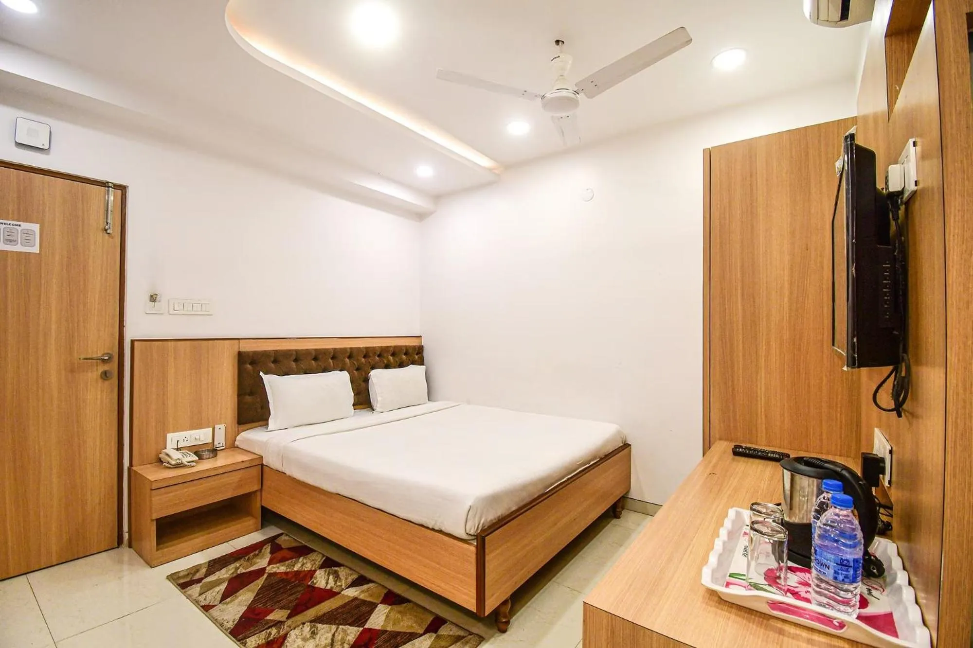 Bed in FabHotel Stay Inn International - Nr Sealdah Station