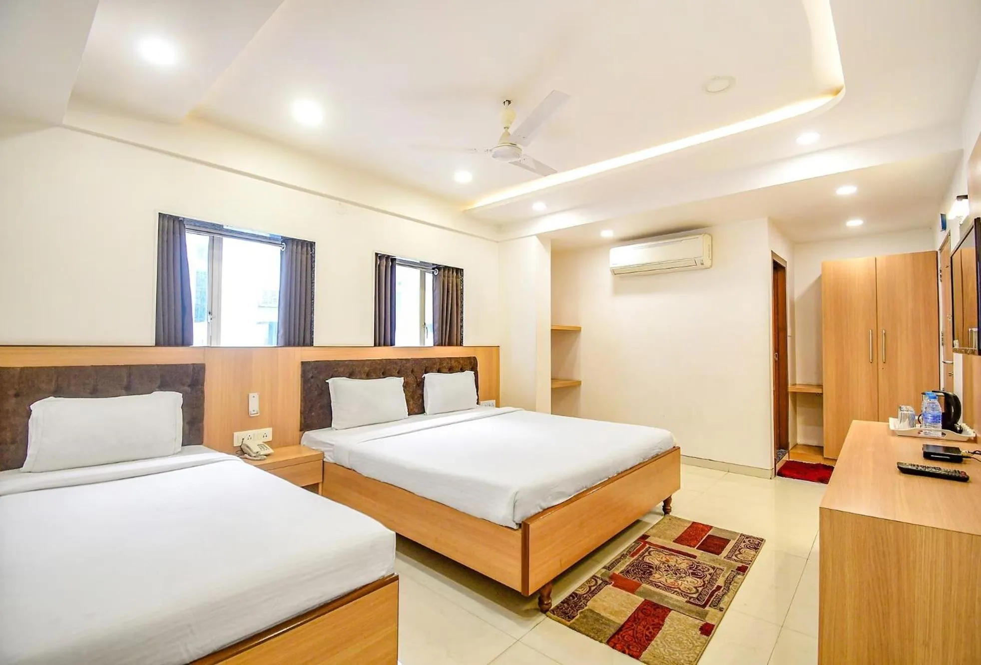 Bed in FabHotel Stay Inn International - Nr Sealdah Station