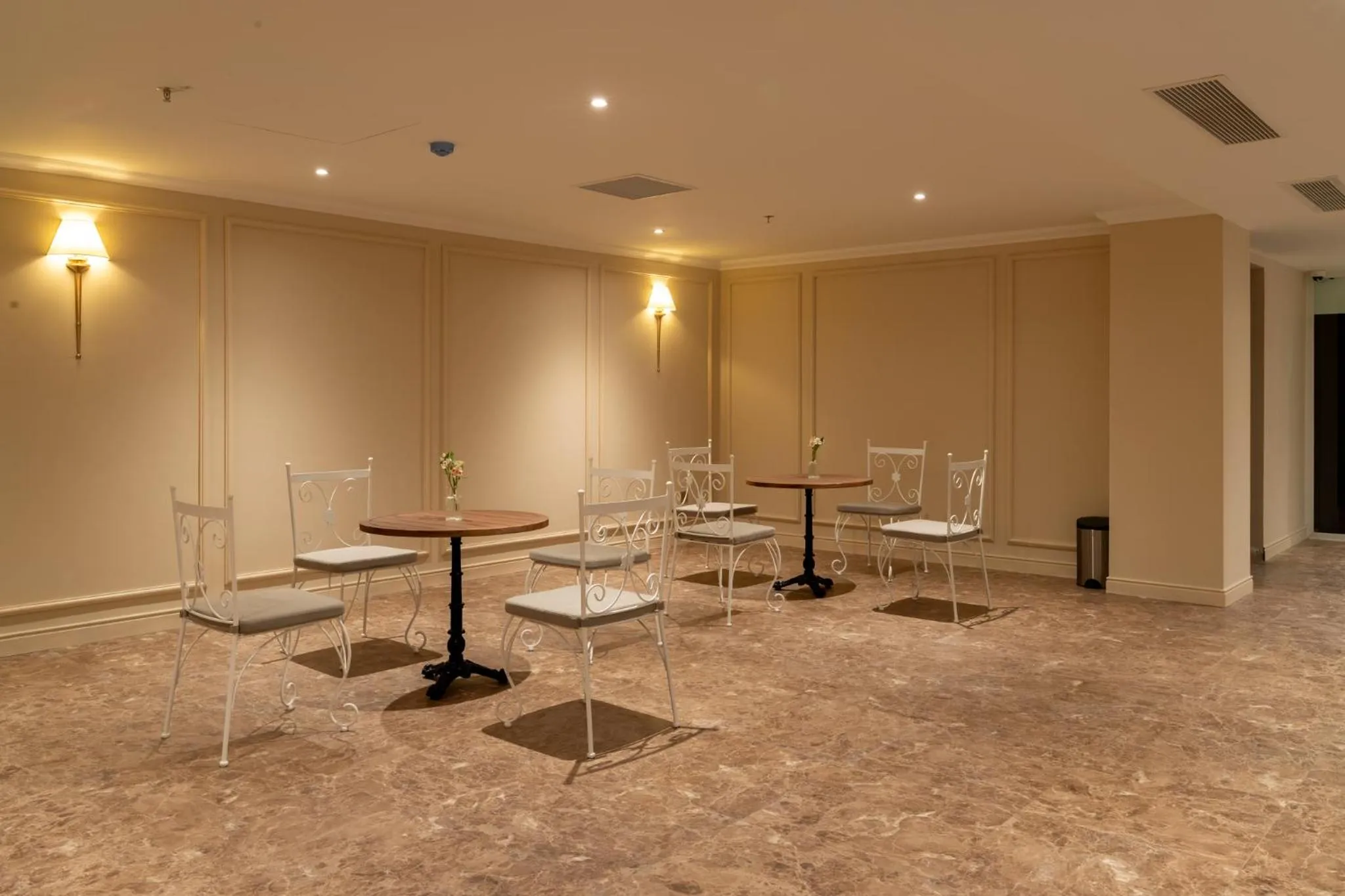 Swimming pool in Golden Sun Hotel - Dalat