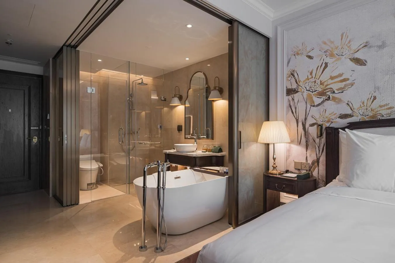 Bed in Golden Sun Hotel - Dalat