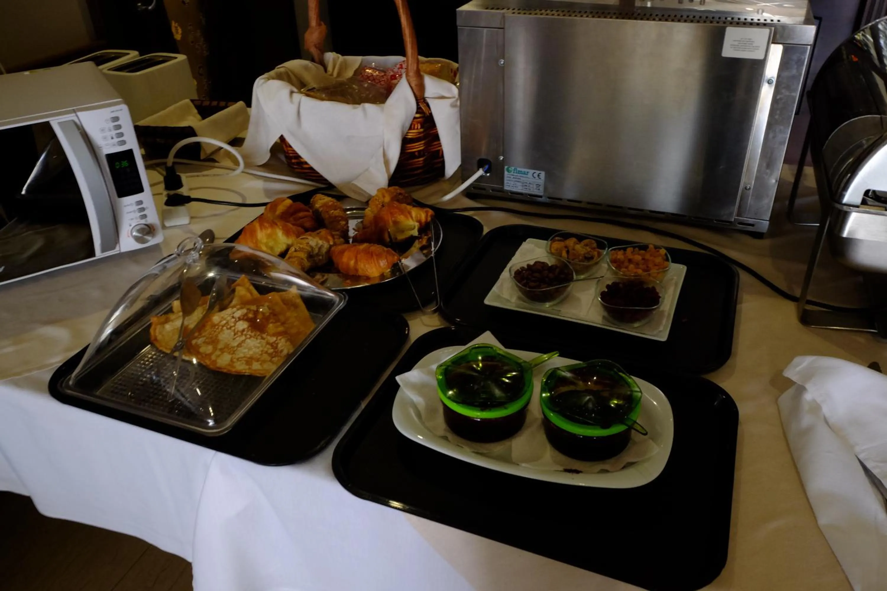 Buffet breakfast in Hotel Dragalevtsi