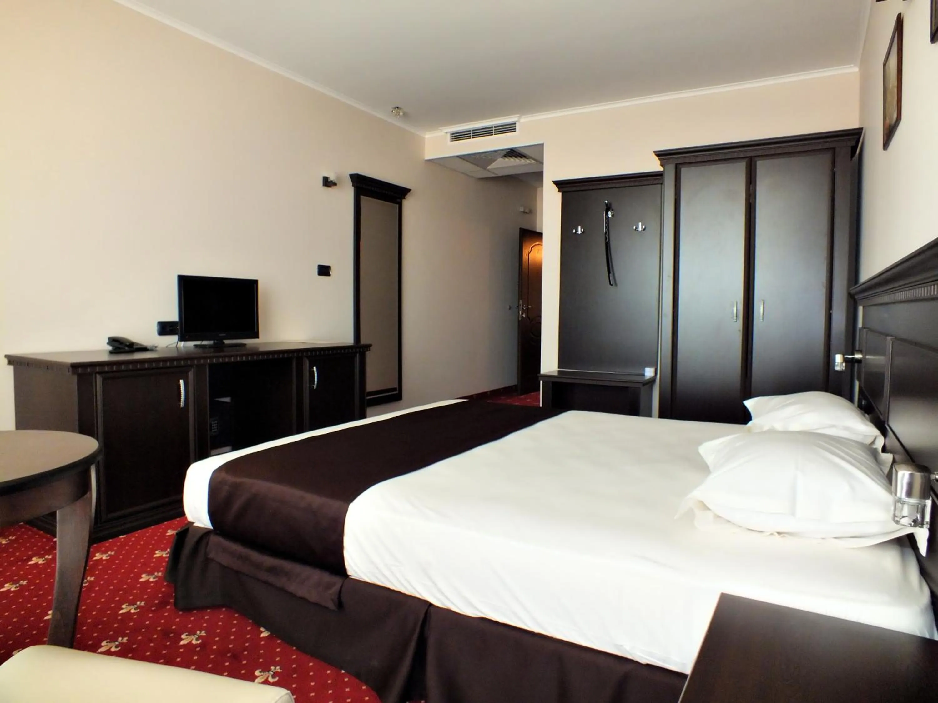 Photo of the whole room, Bed in Hotel Dragalevtsi