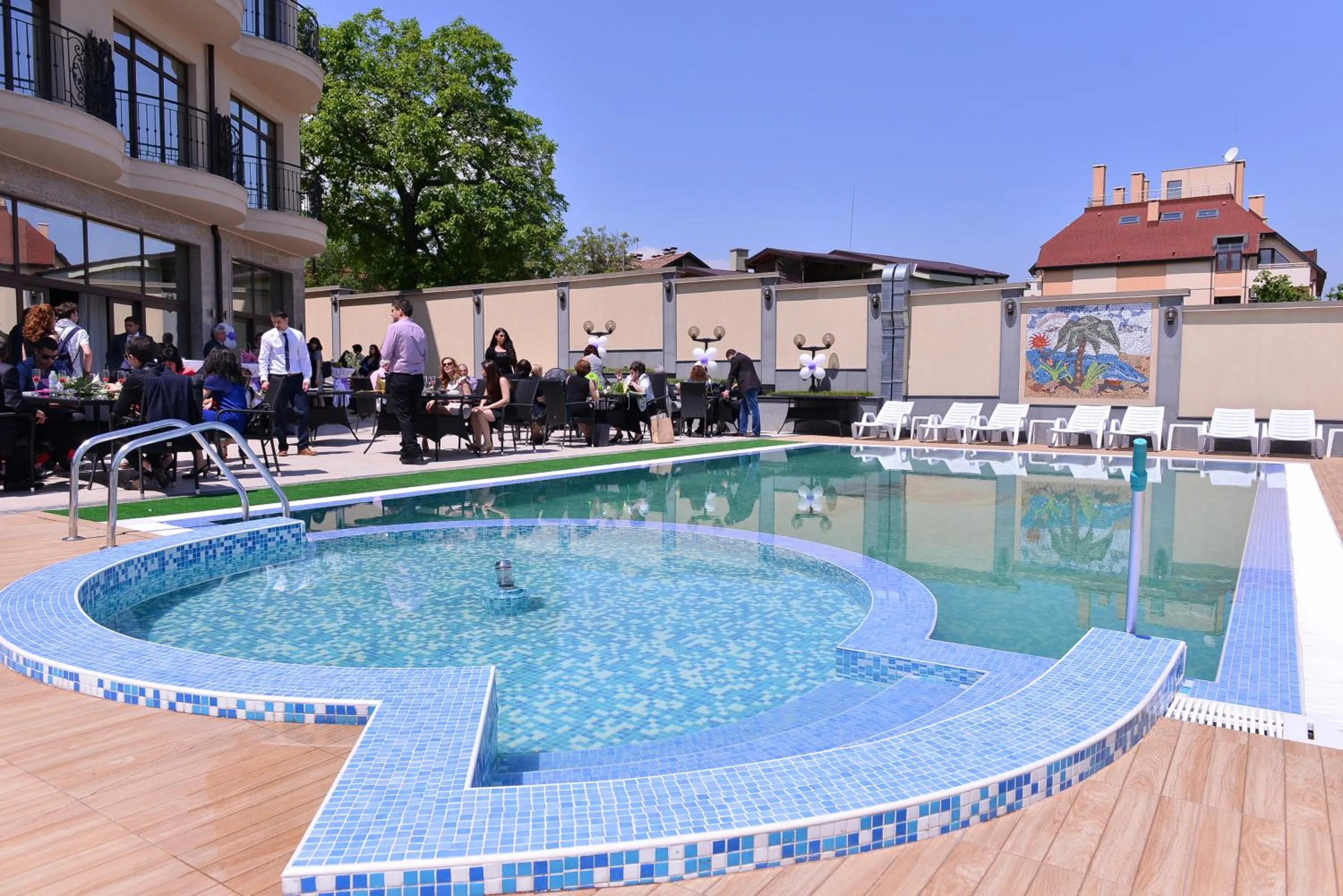 Swimming pool in Hotel Dragalevtsi
