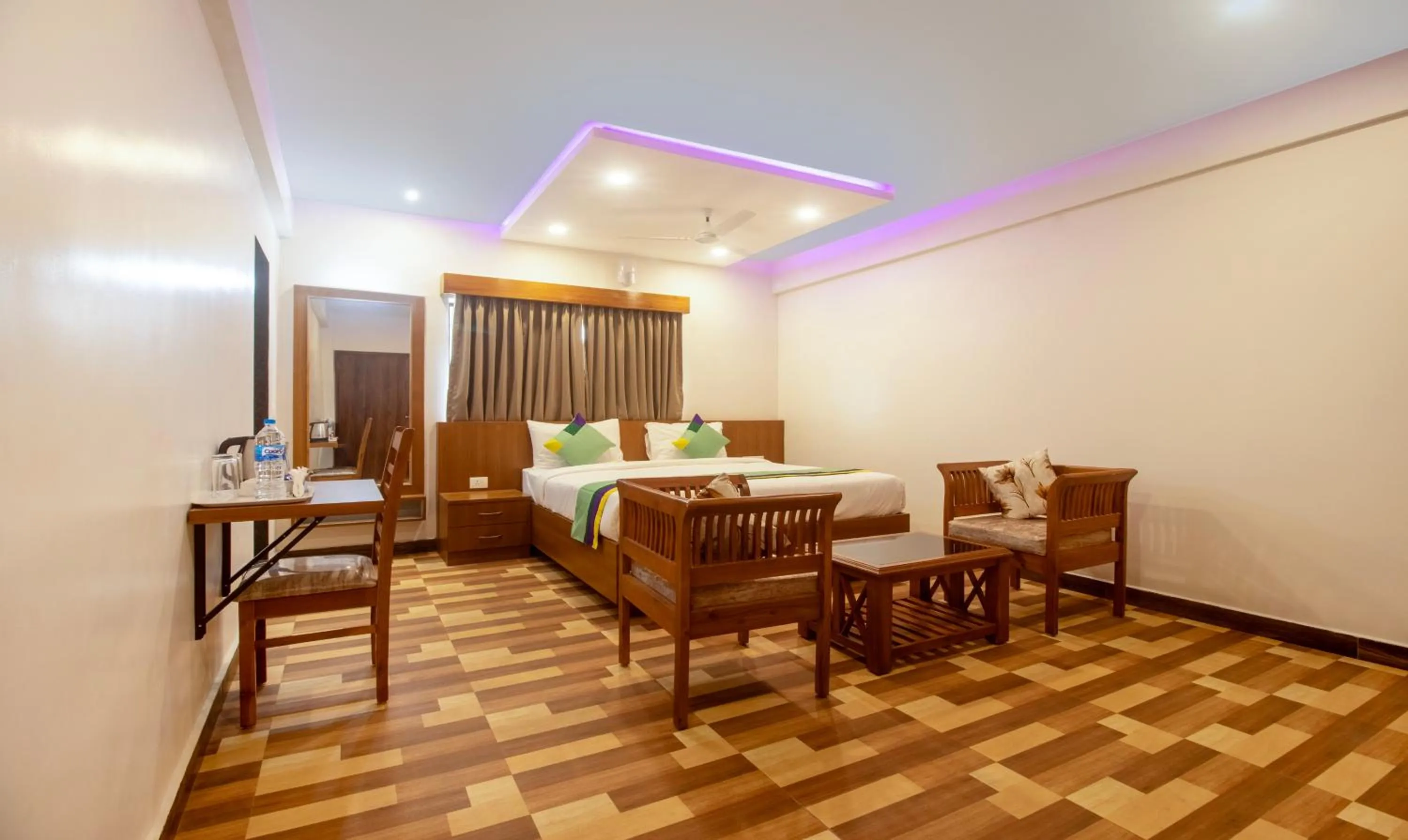Bed in Treebo Elite Plaza, 700 Mtrs From Madikeri Fort