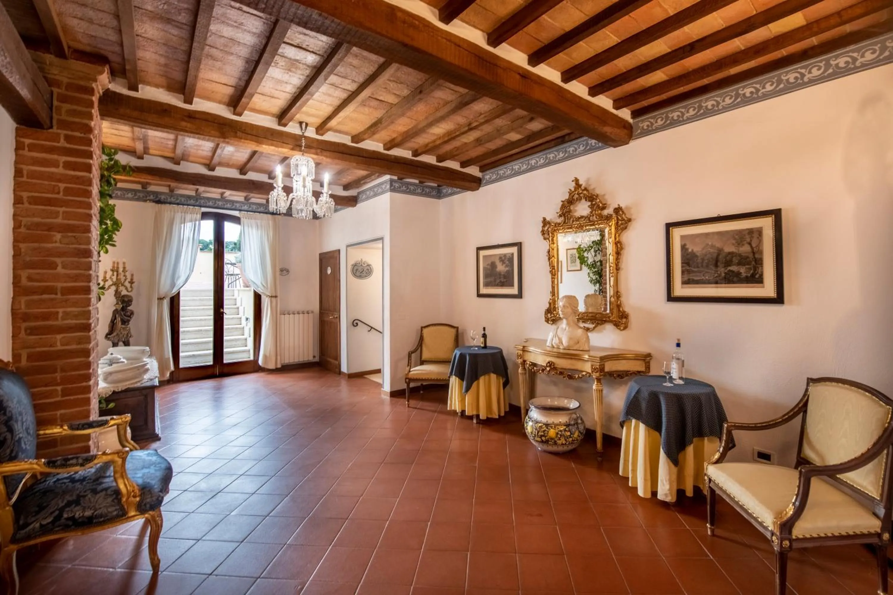 Communal lounge/ TV room in Hotel Vecchia Oliviera