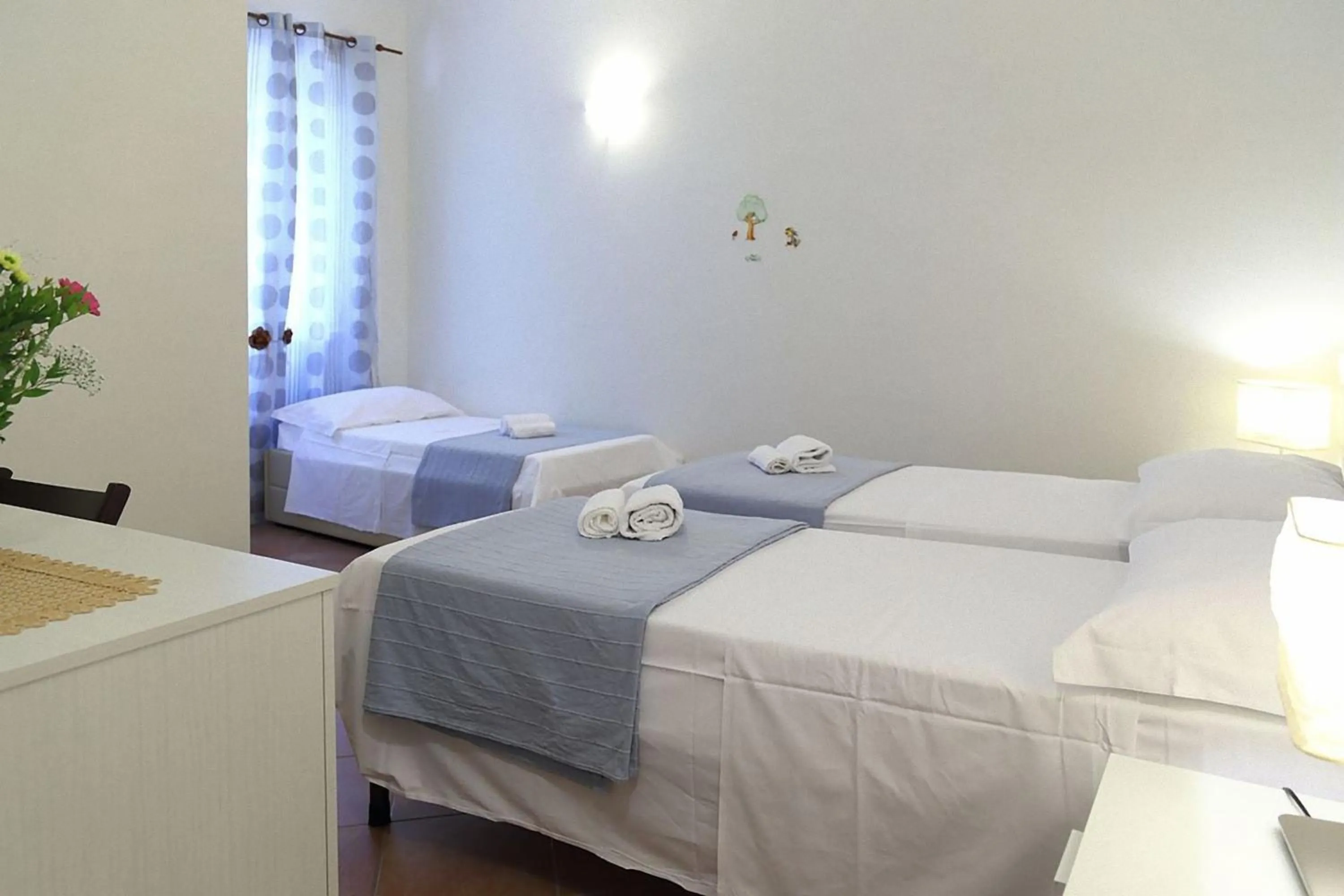 Photo of the whole room, Bed in Mia Palace