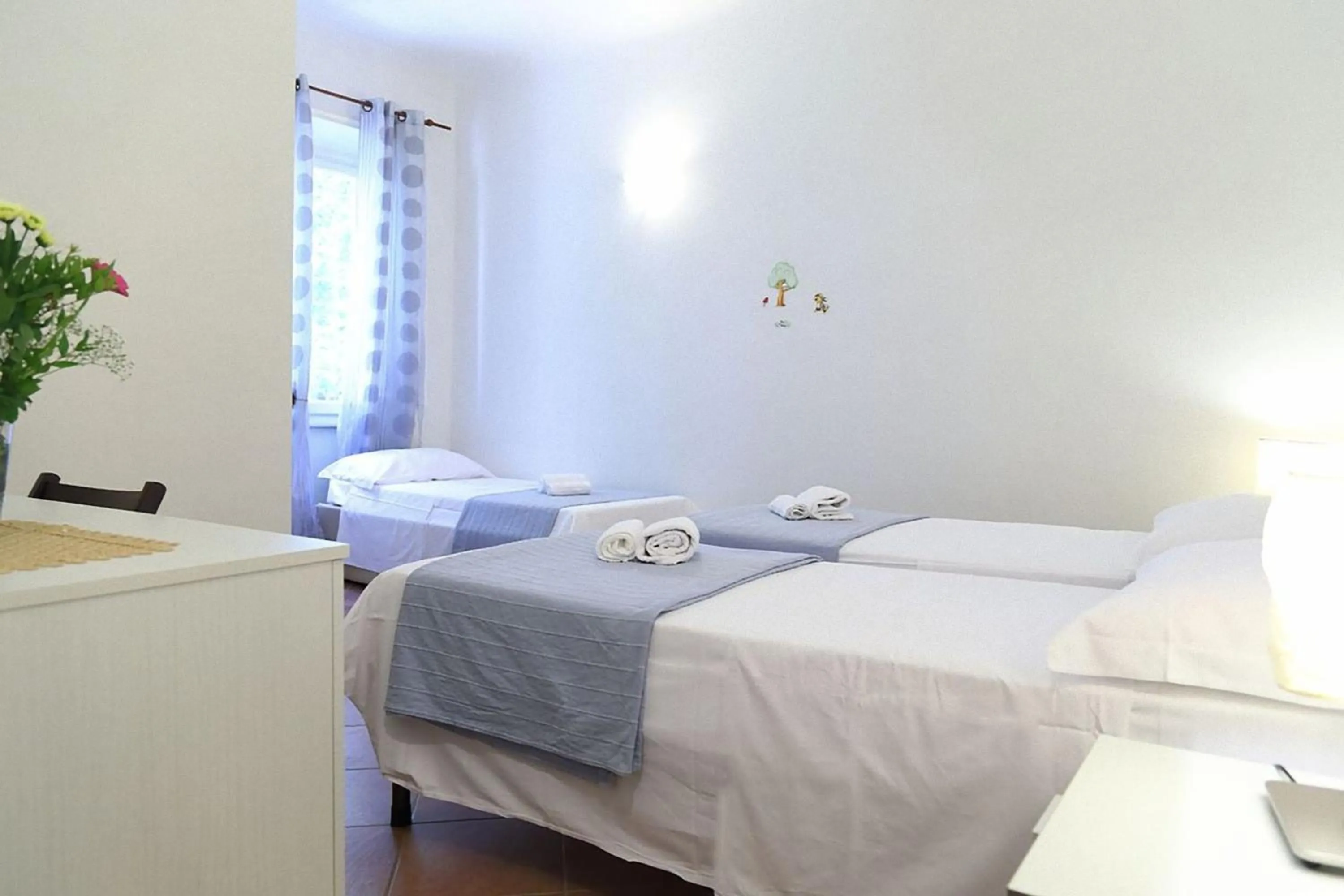 Photo of the whole room, Bed in Mia Palace