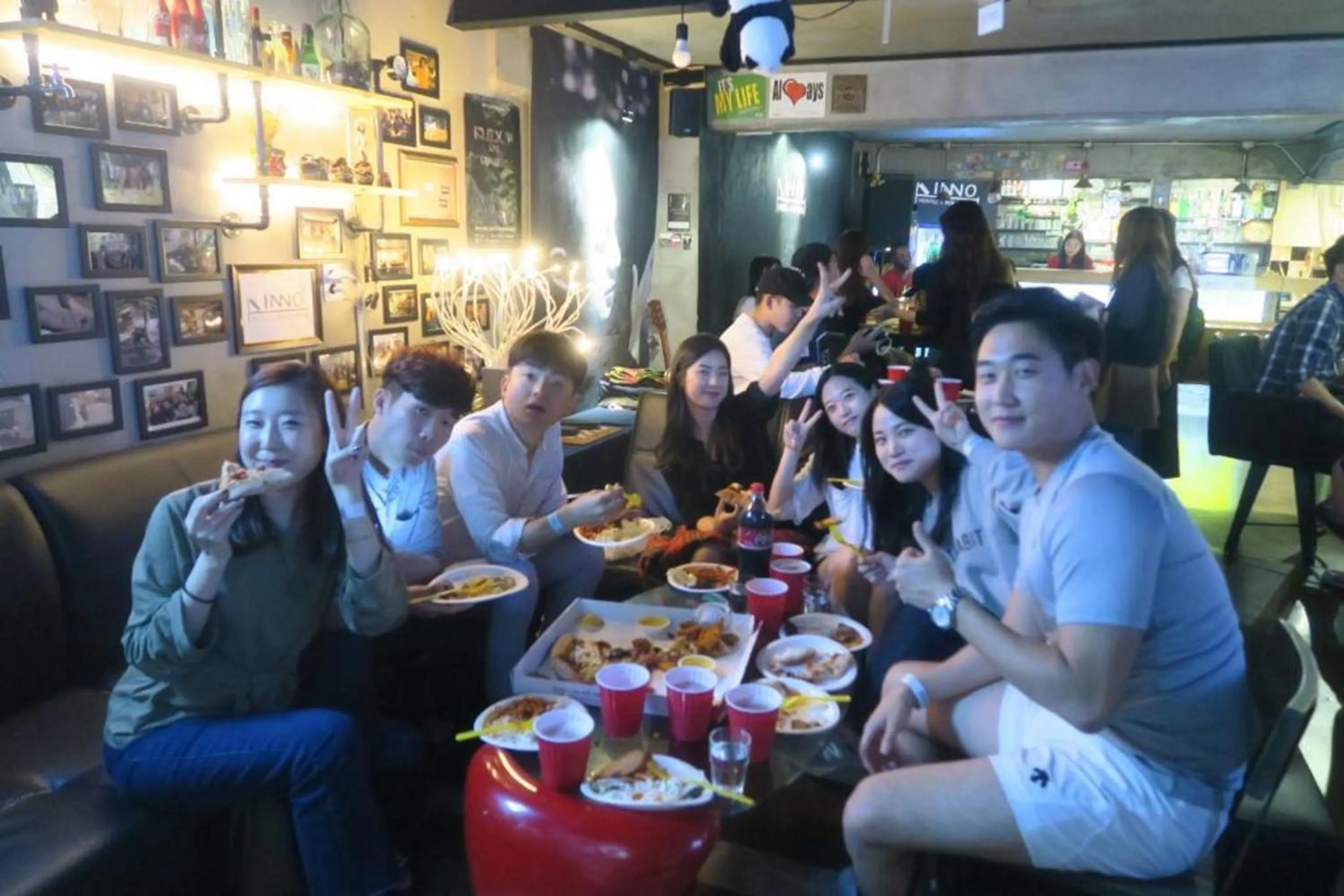 Communal lounge/ TV room in INNO Hostel & Pub Lounge Hongdae
