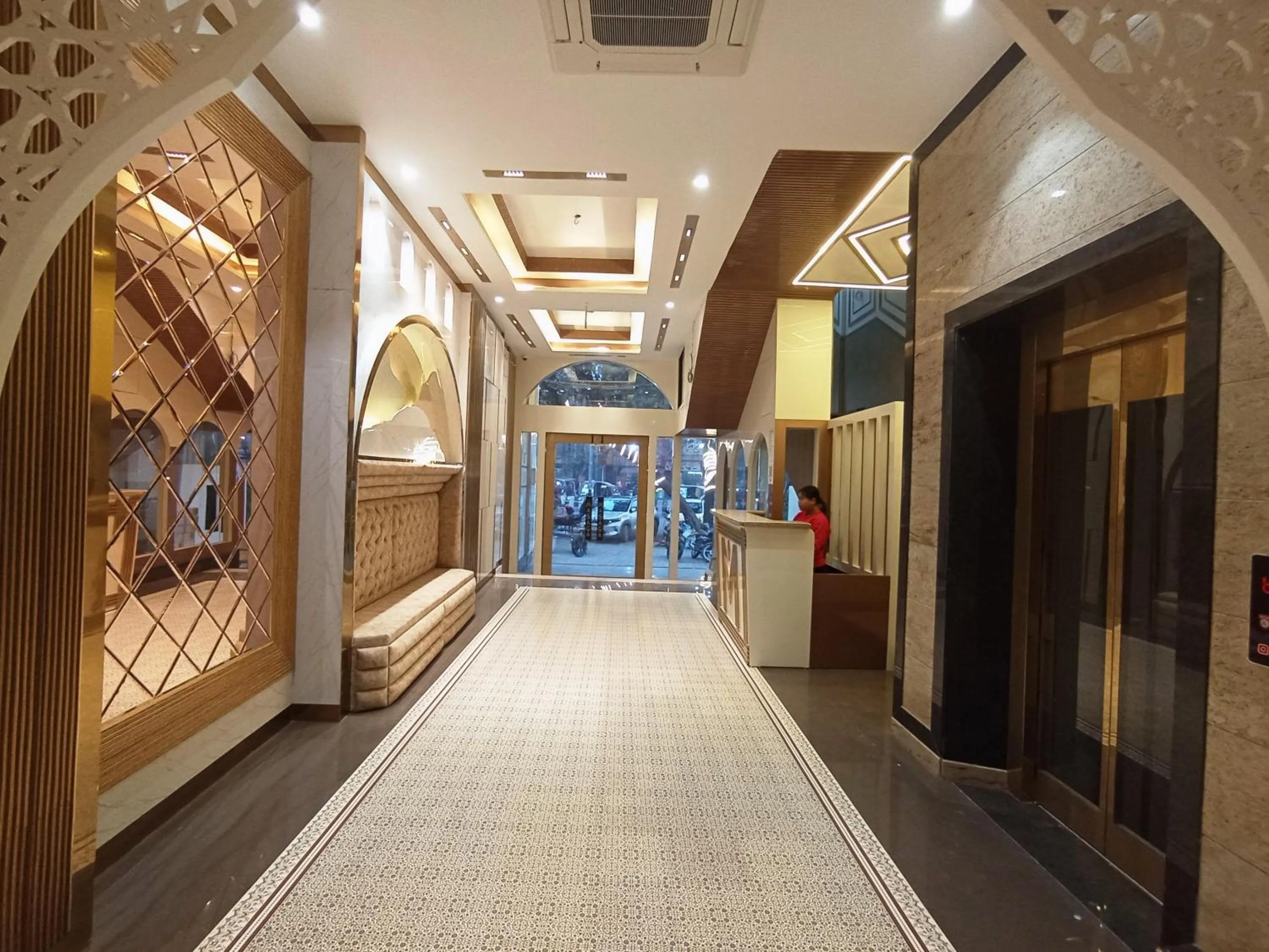 Facade/entrance in Masaga by Qcent, Gurugram