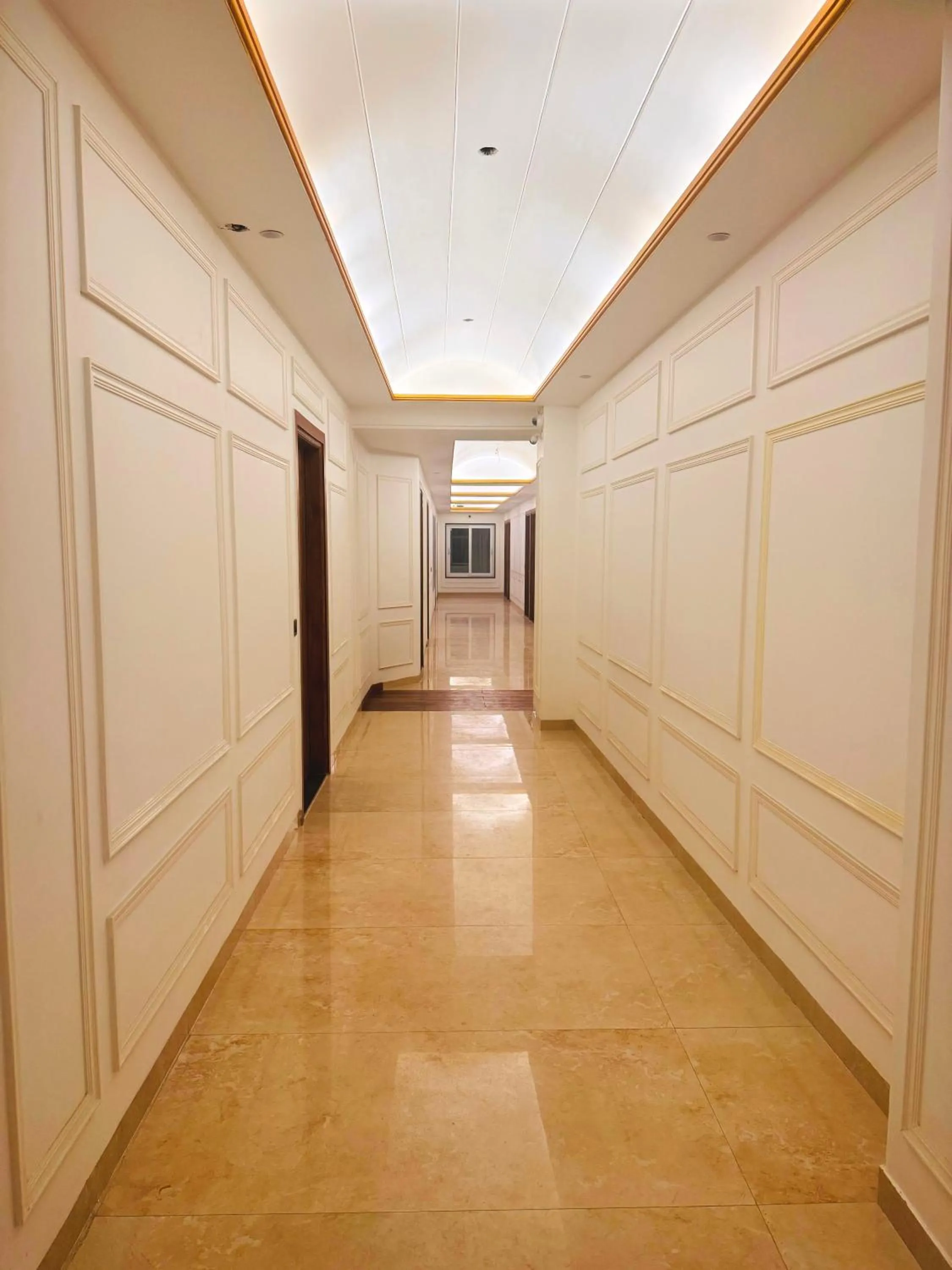Lobby or reception in Masaga by Qcent, Gurugram
