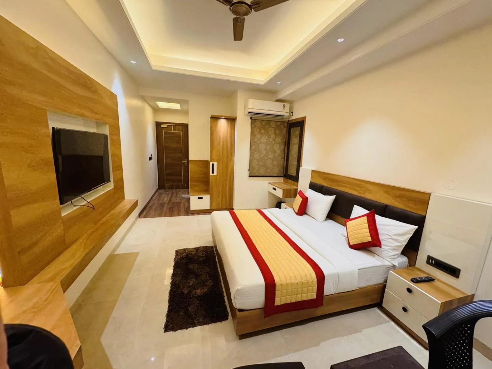 Bed in Masaga by Qcent, Gurugram